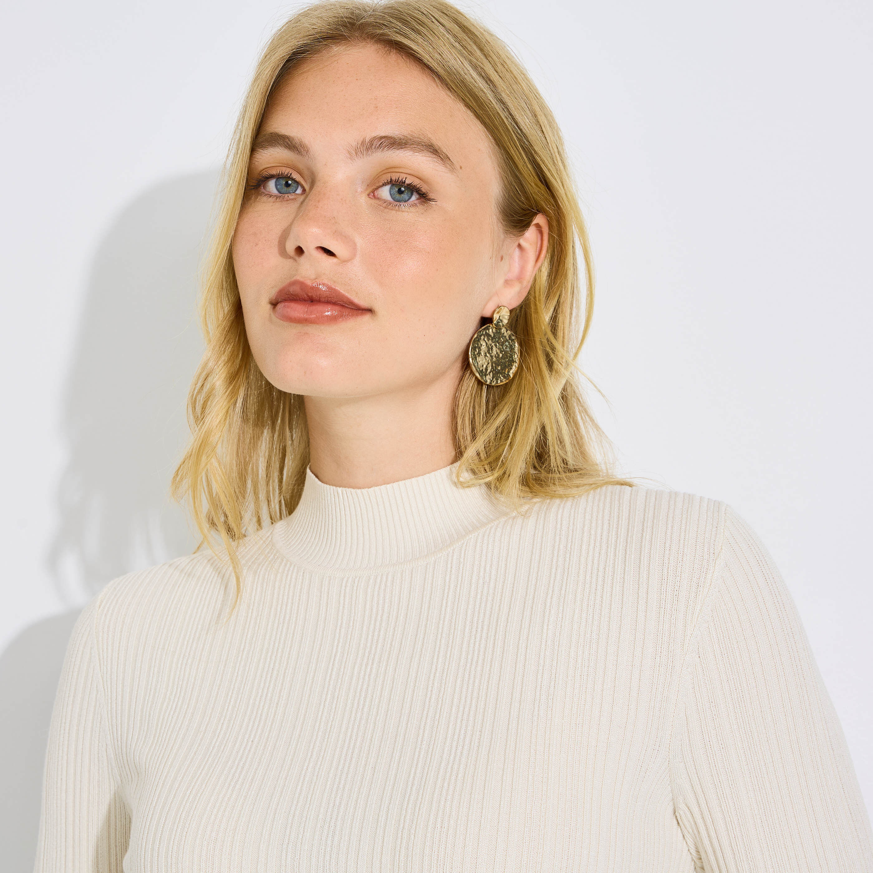 Pull col montant maille c&ocirc;tel&eacute;e femme