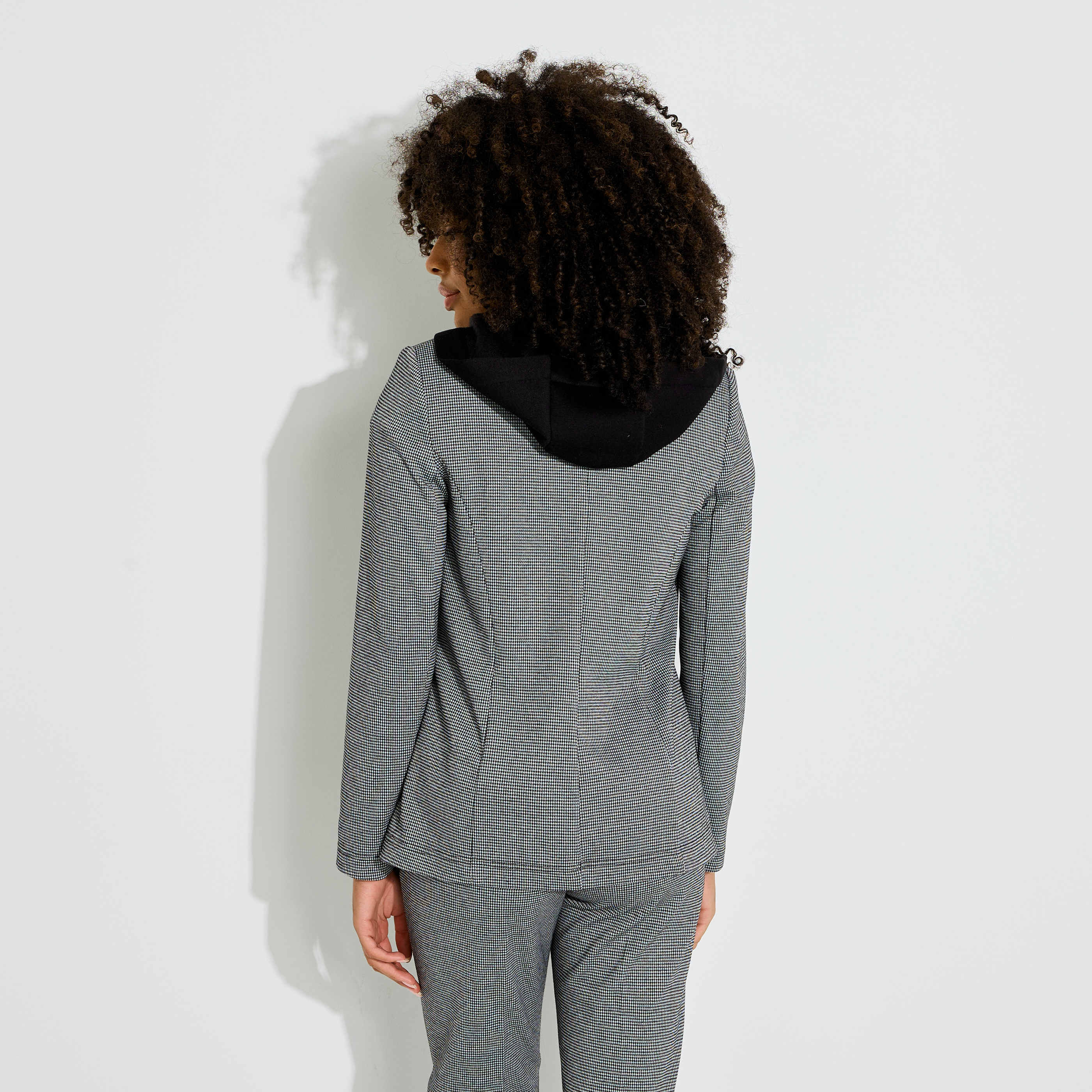 Veste Blazer maille &agrave; capuche femme