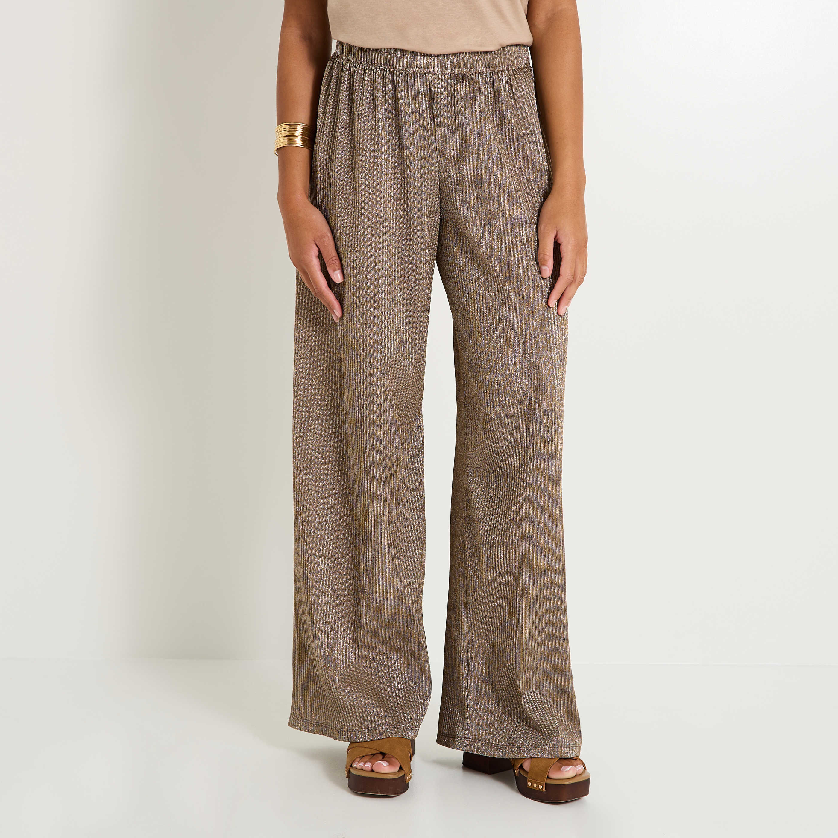 Pantalon pliss&eacute; effet brillant femme