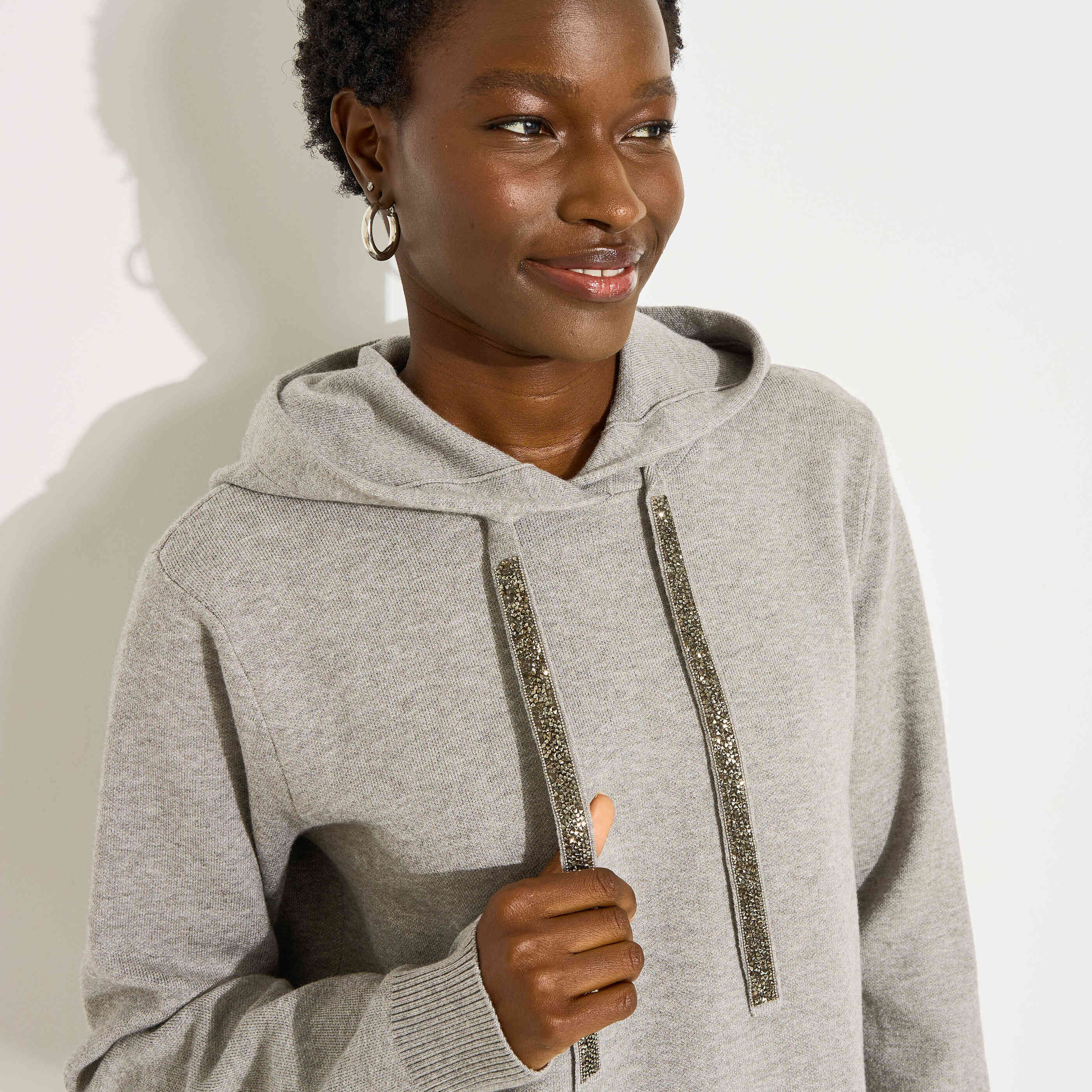 Pull bi mati&egrave;re &agrave; capuche femme