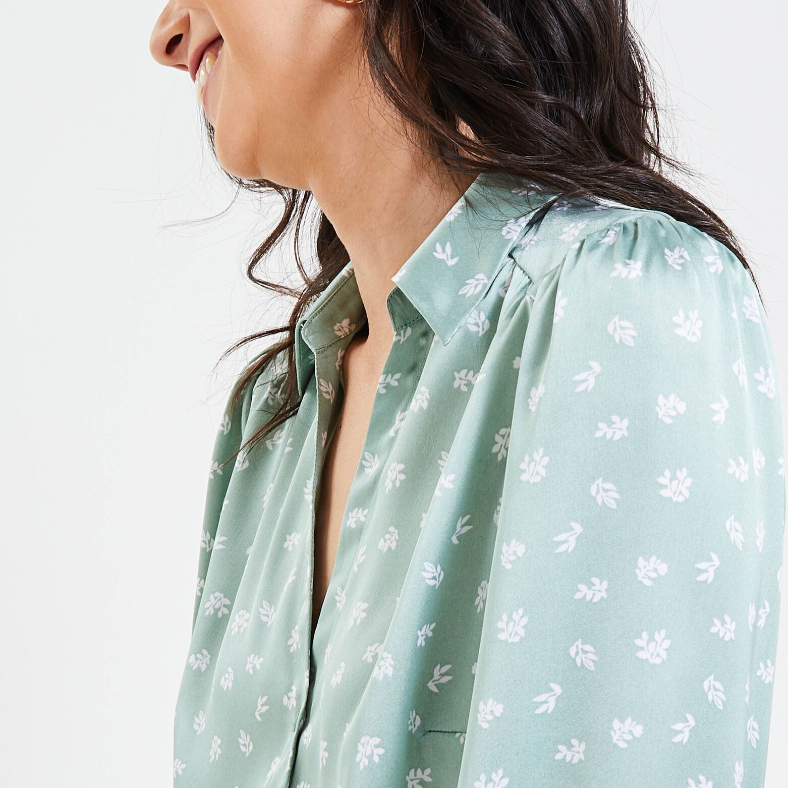 Chemise satinée à manches longues
