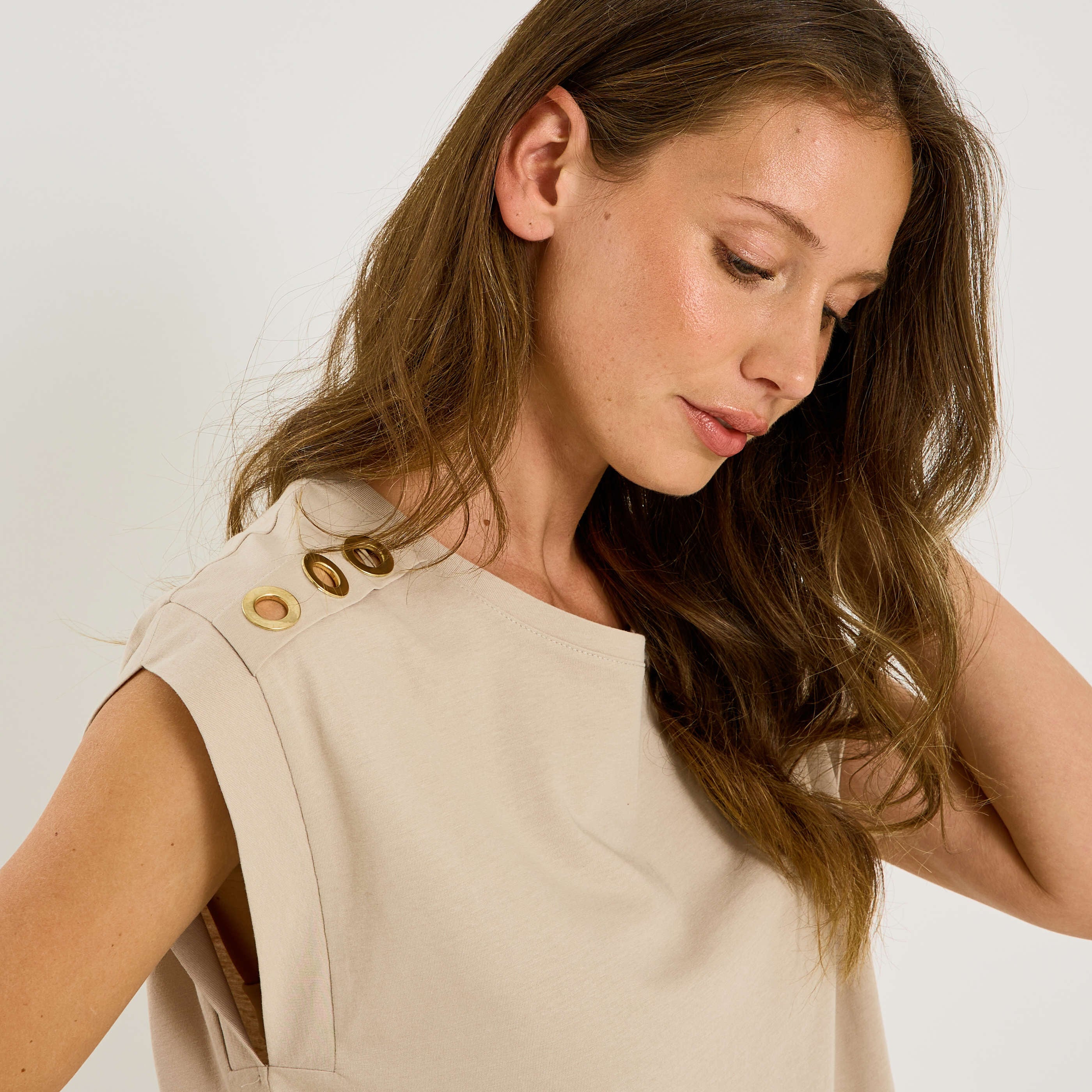 T-shirt uni avec &oelig;illets femme