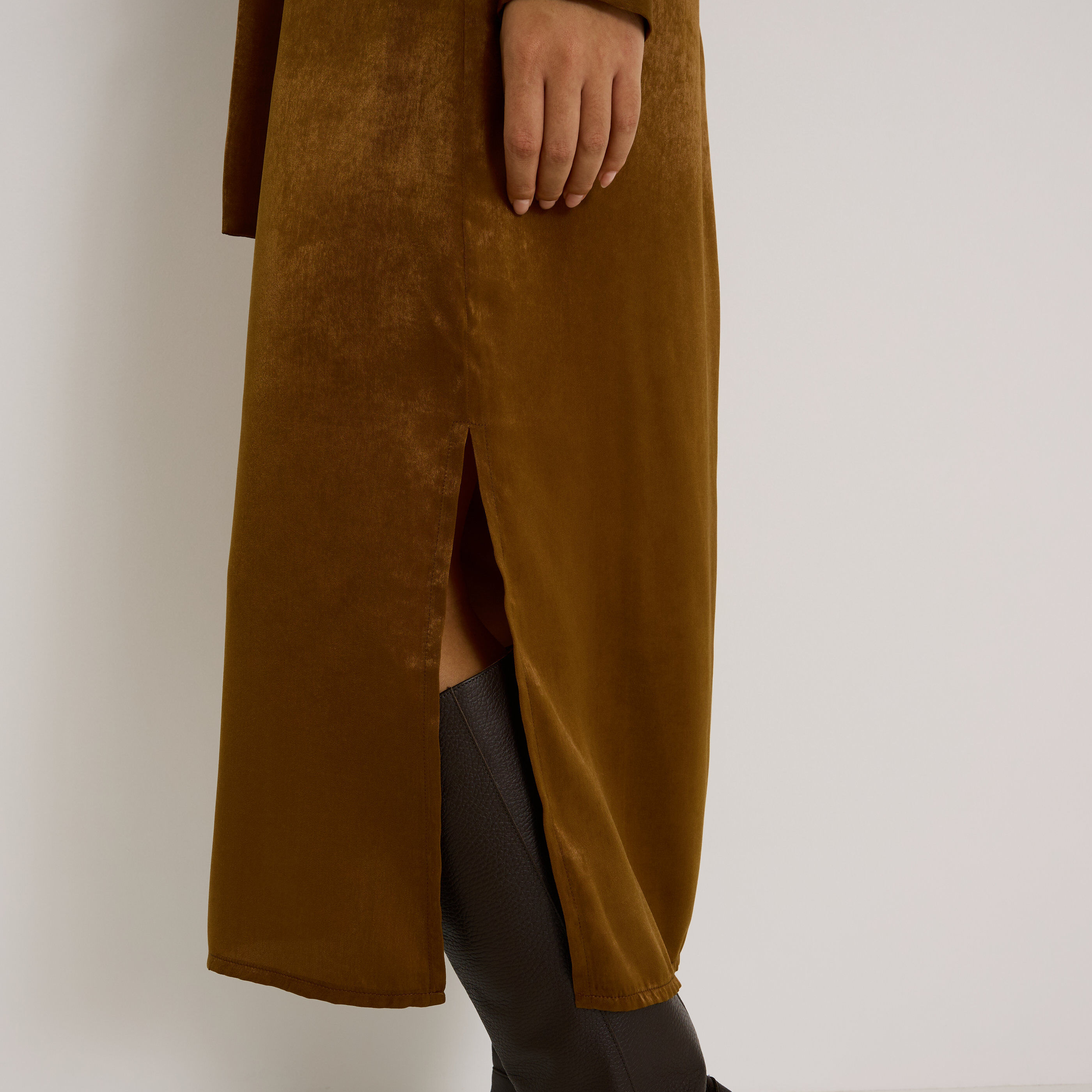 Robe longue satin&eacute;e