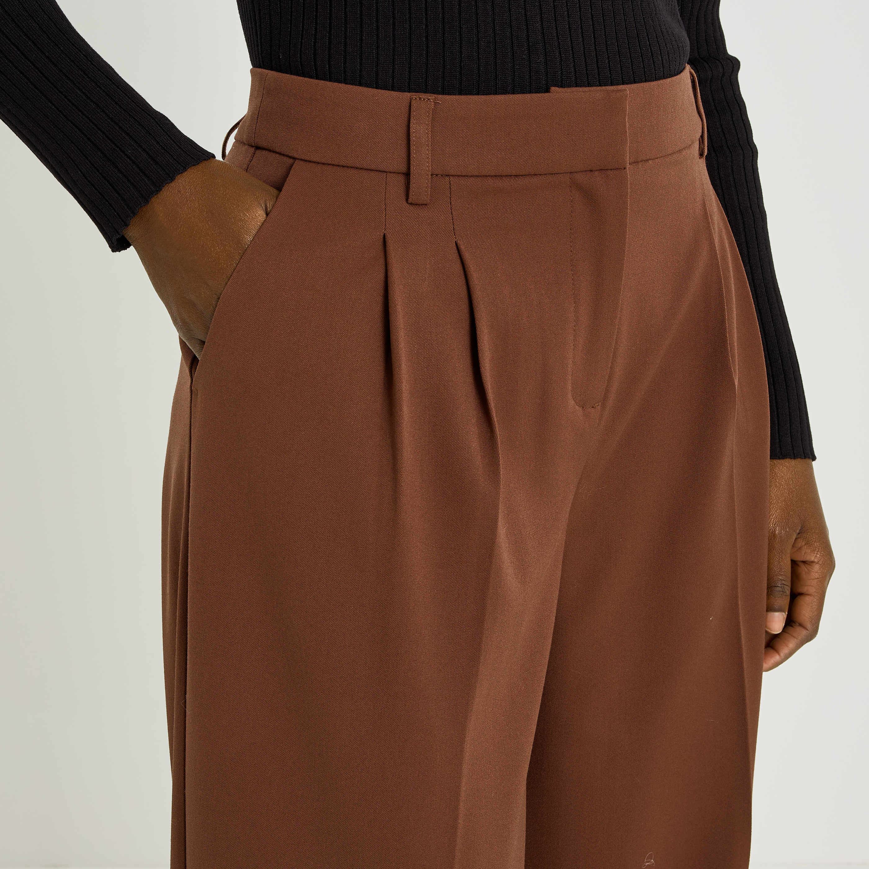 Pantalon fluide &agrave; pinces femme