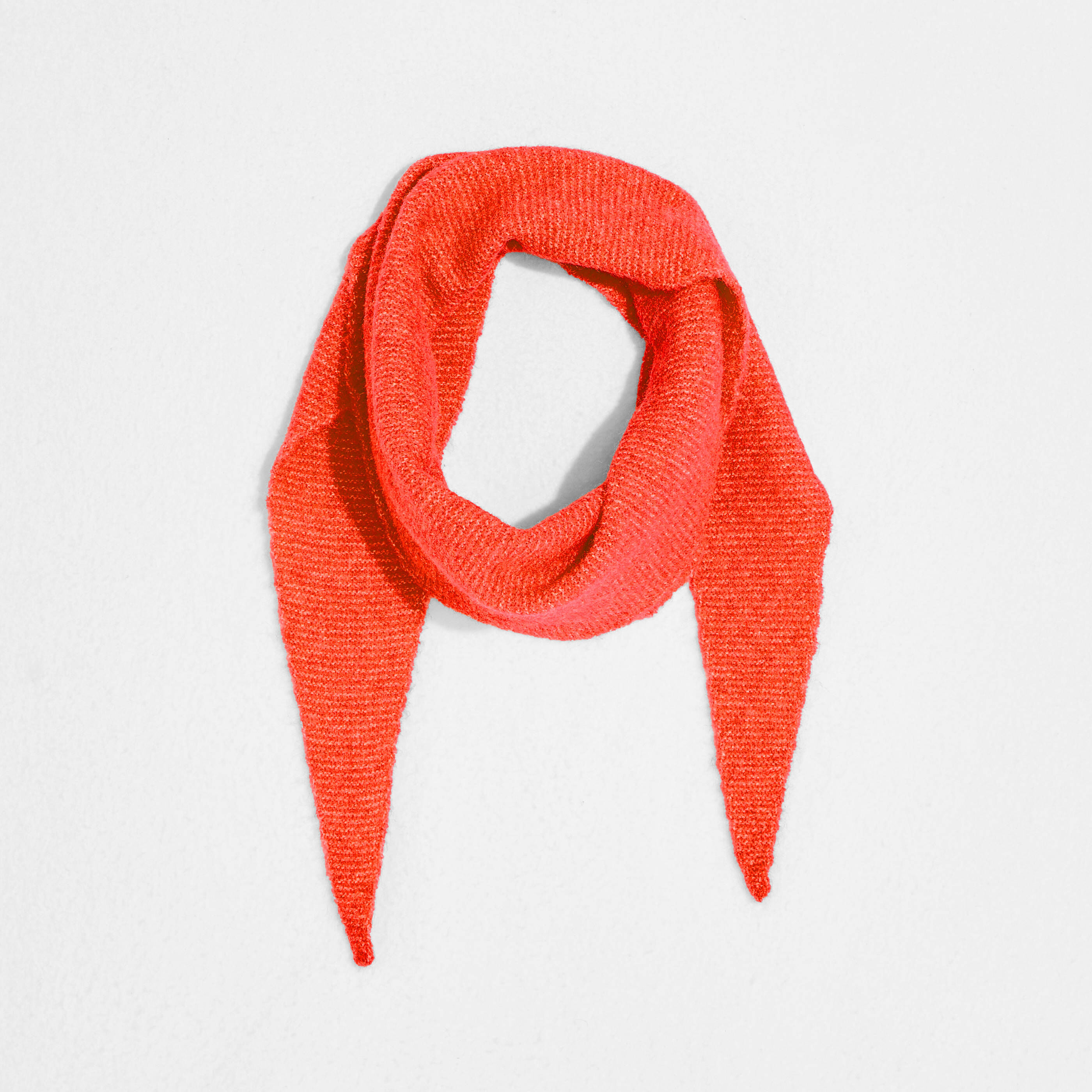 Echarpe forme triangle en maille femme