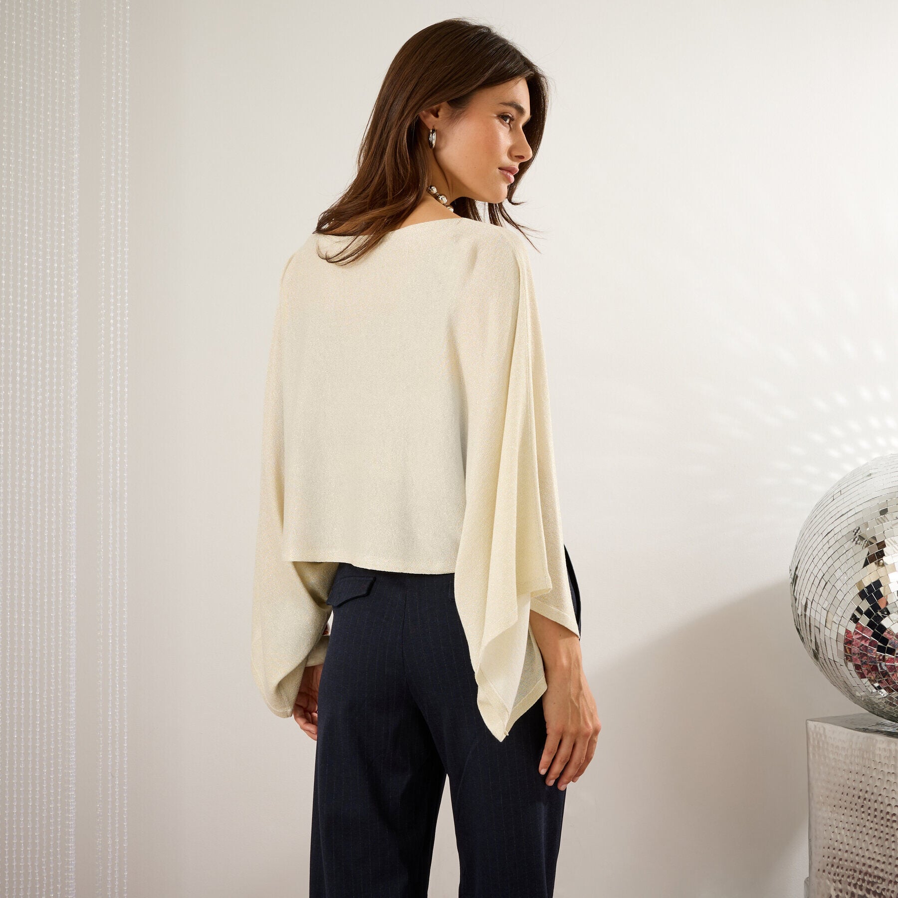 Pull cape court paillet&eacute; femme