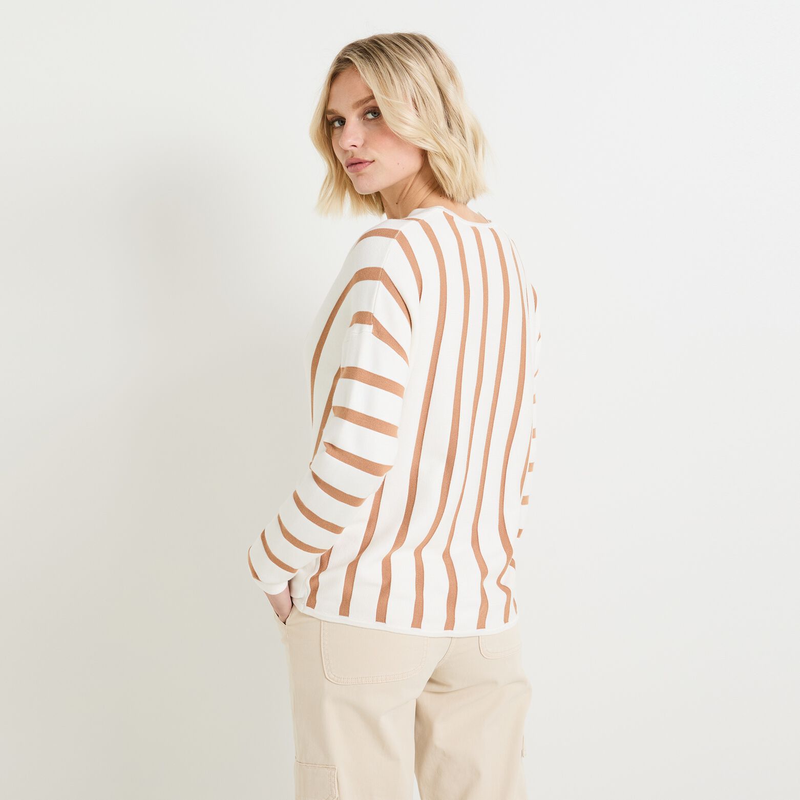 Pull col V à rayures femme