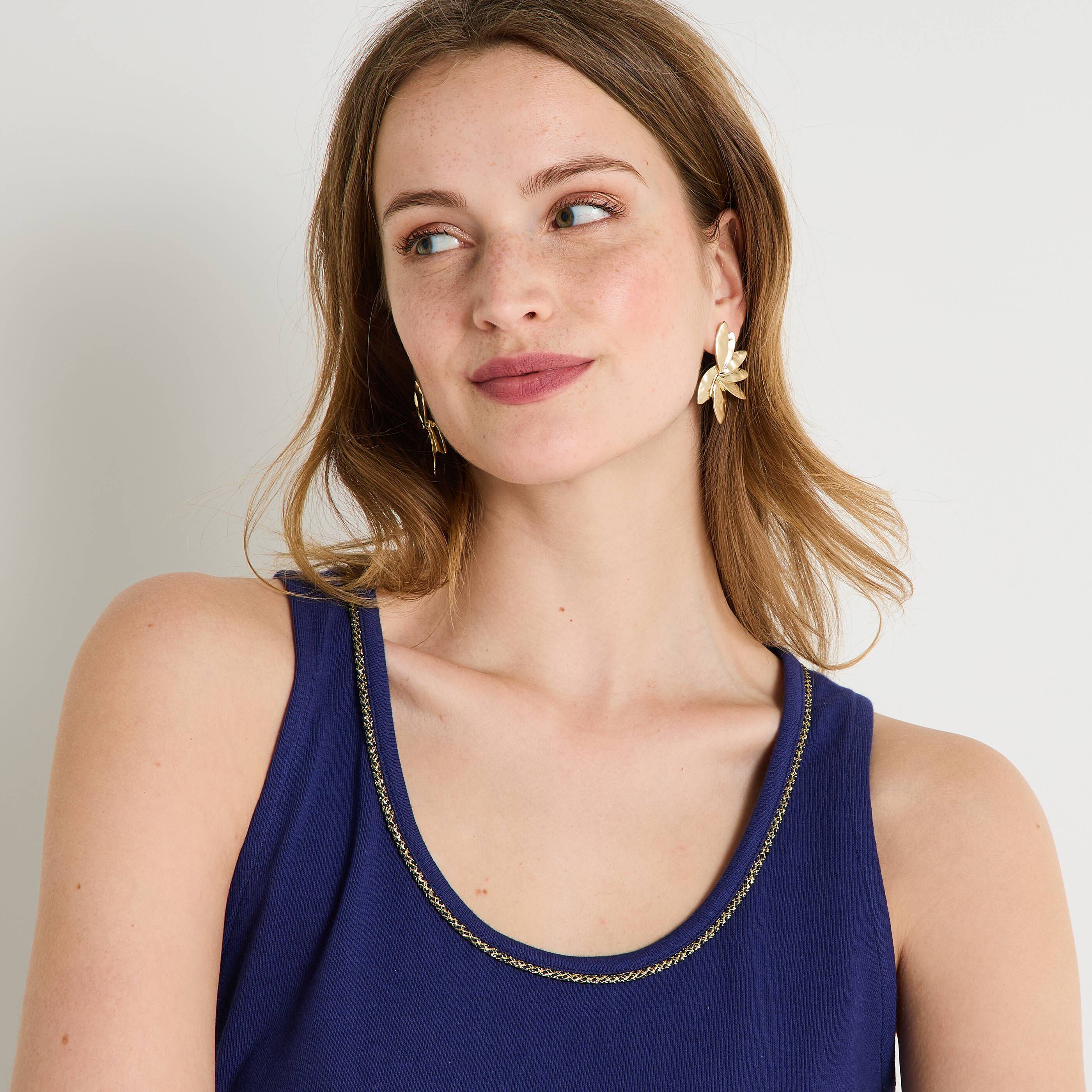 D&eacute;bardeur col rond femme