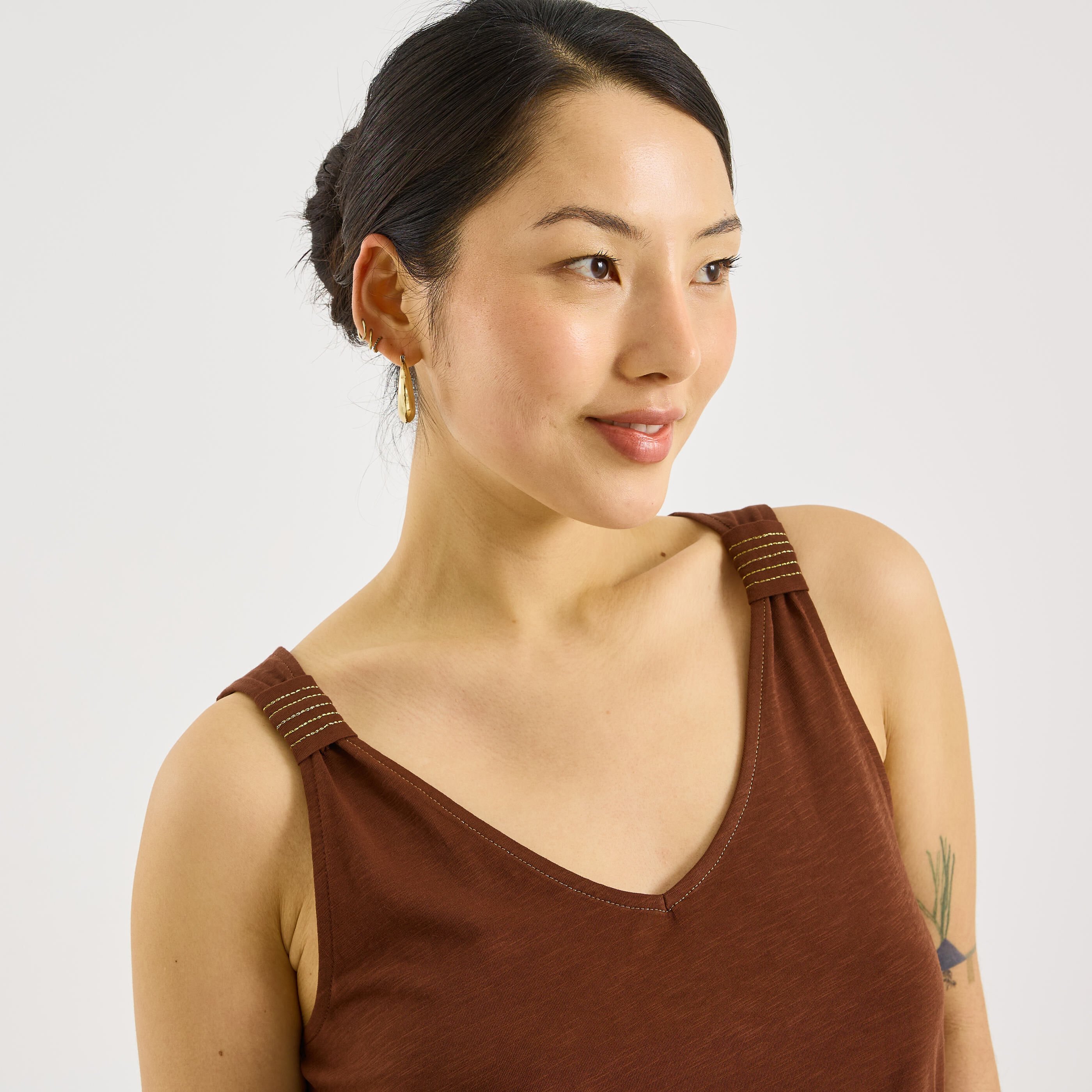 D&eacute;bardeur col V uni femme