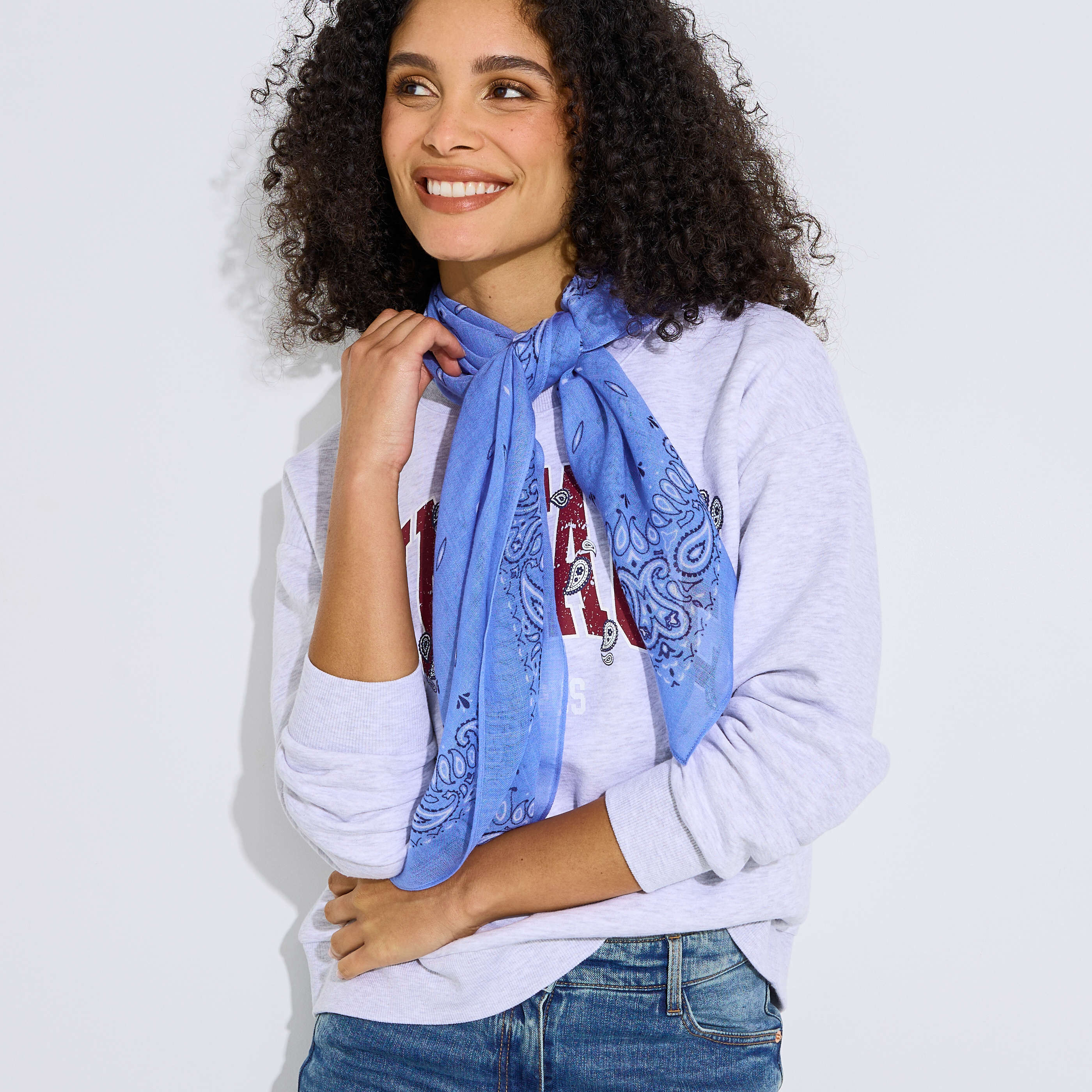 Foulard carr&eacute; laine motifs bandana femme