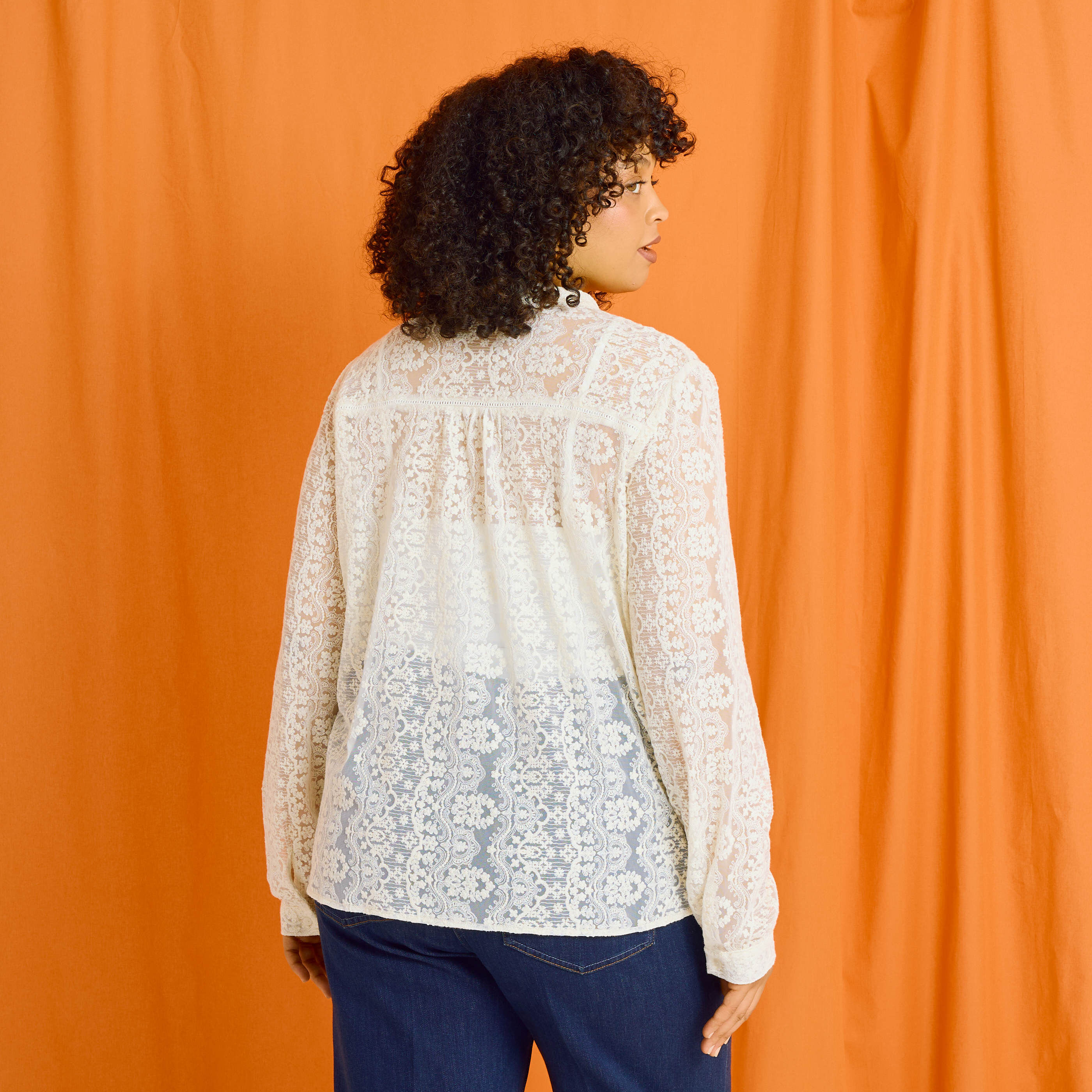 Chemise brod&eacute;e femme