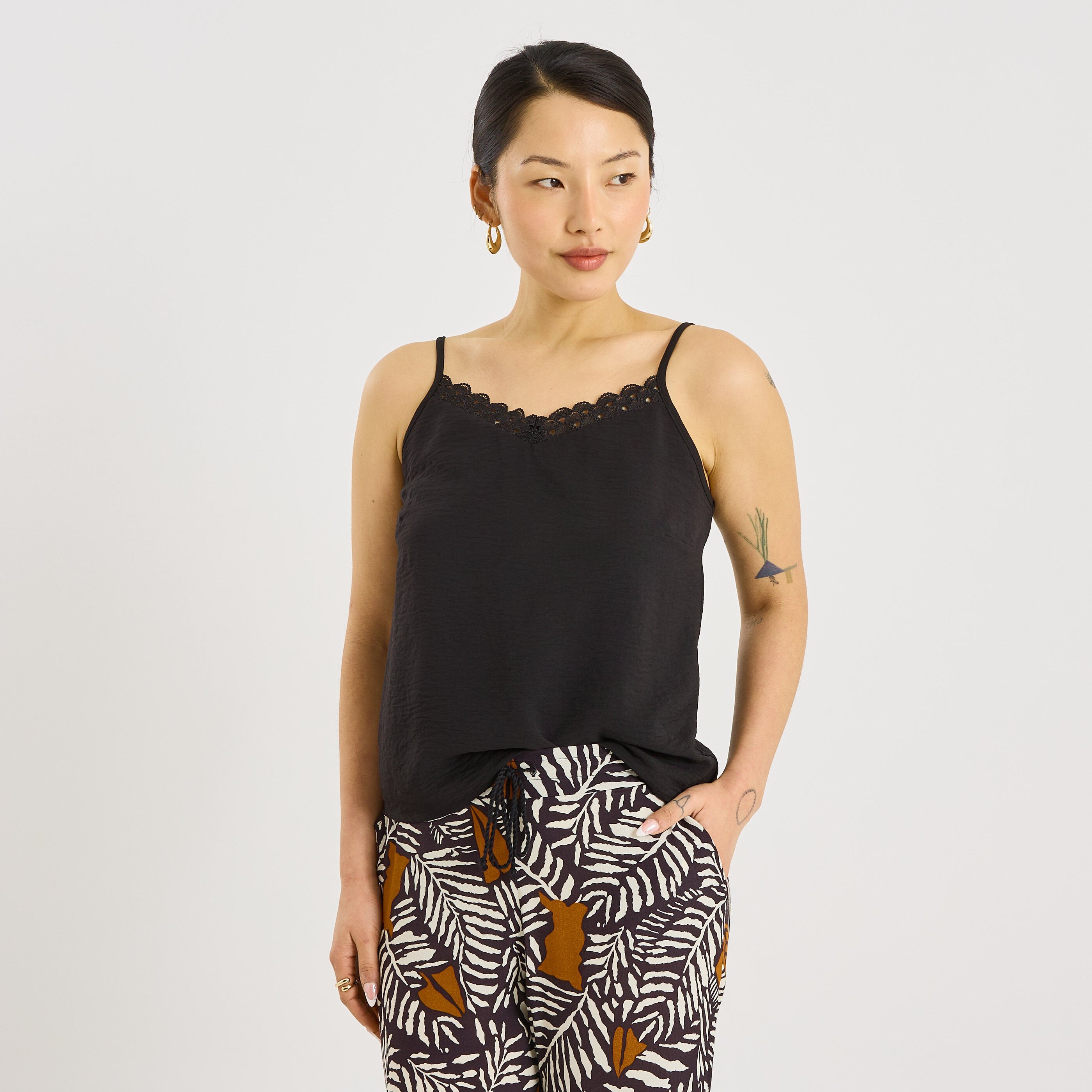 D&eacute;bardeur bretelles fines femme