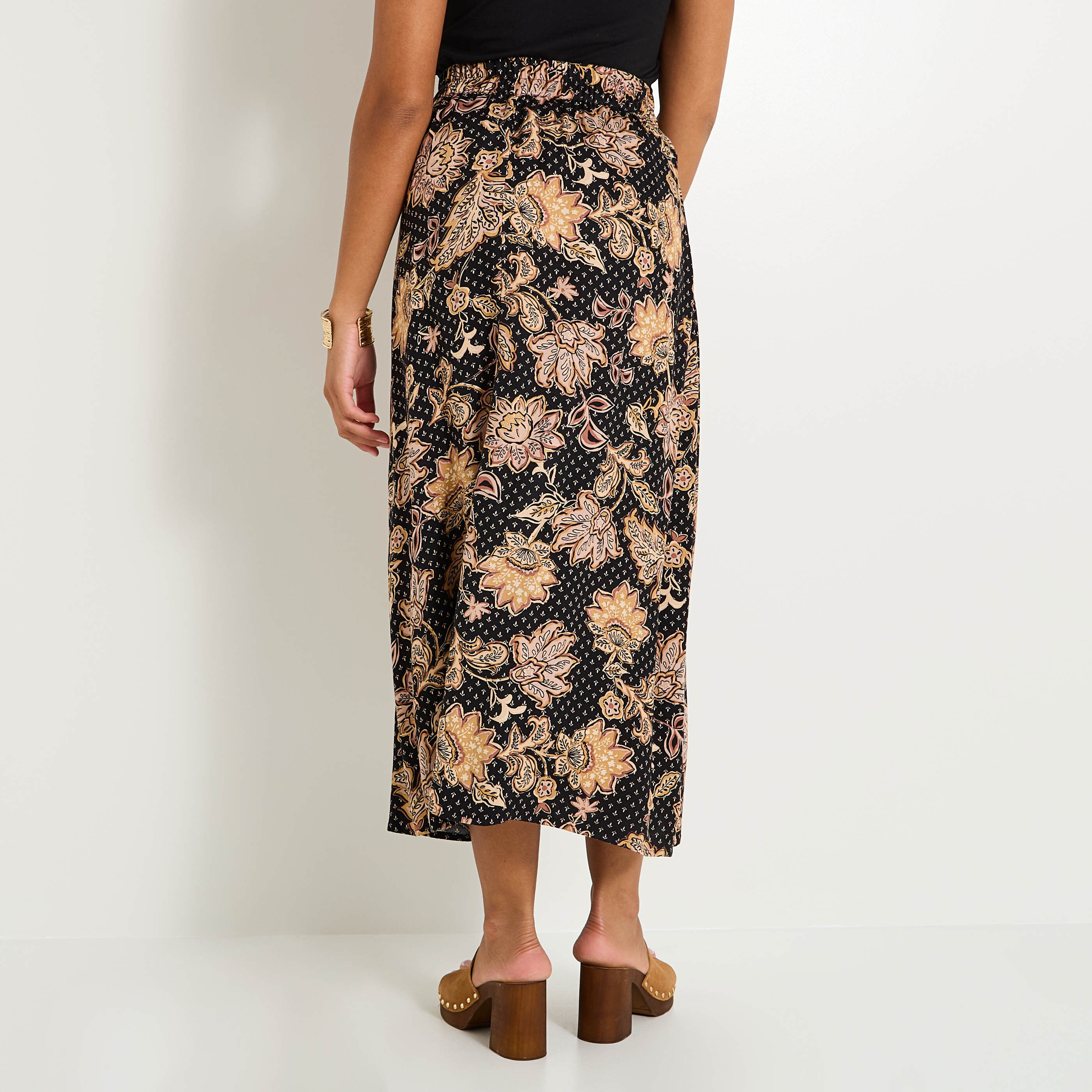 Jupe fluide mi-longue &agrave; imprim&eacute; floral 