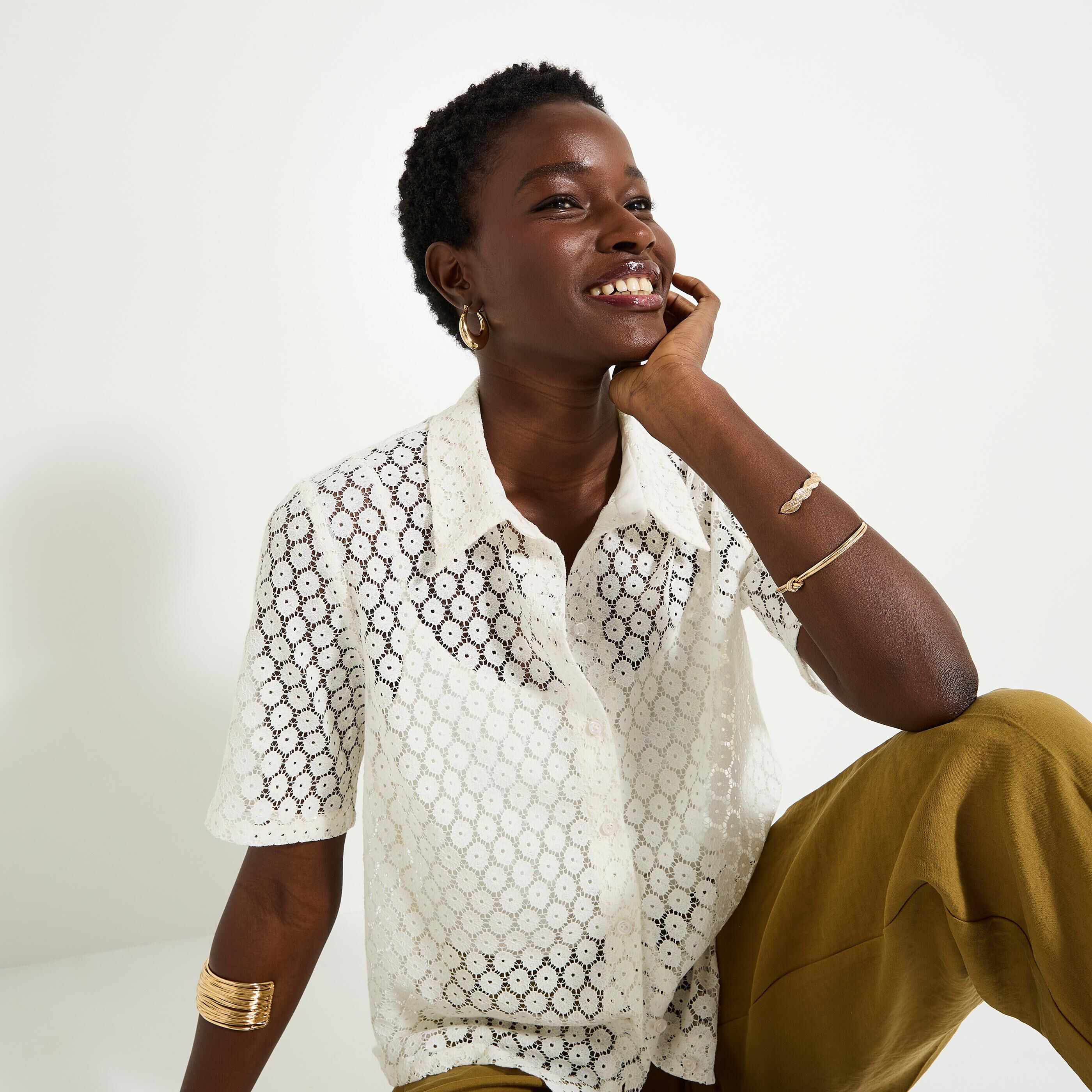 Chemise ajour&eacute;e femme