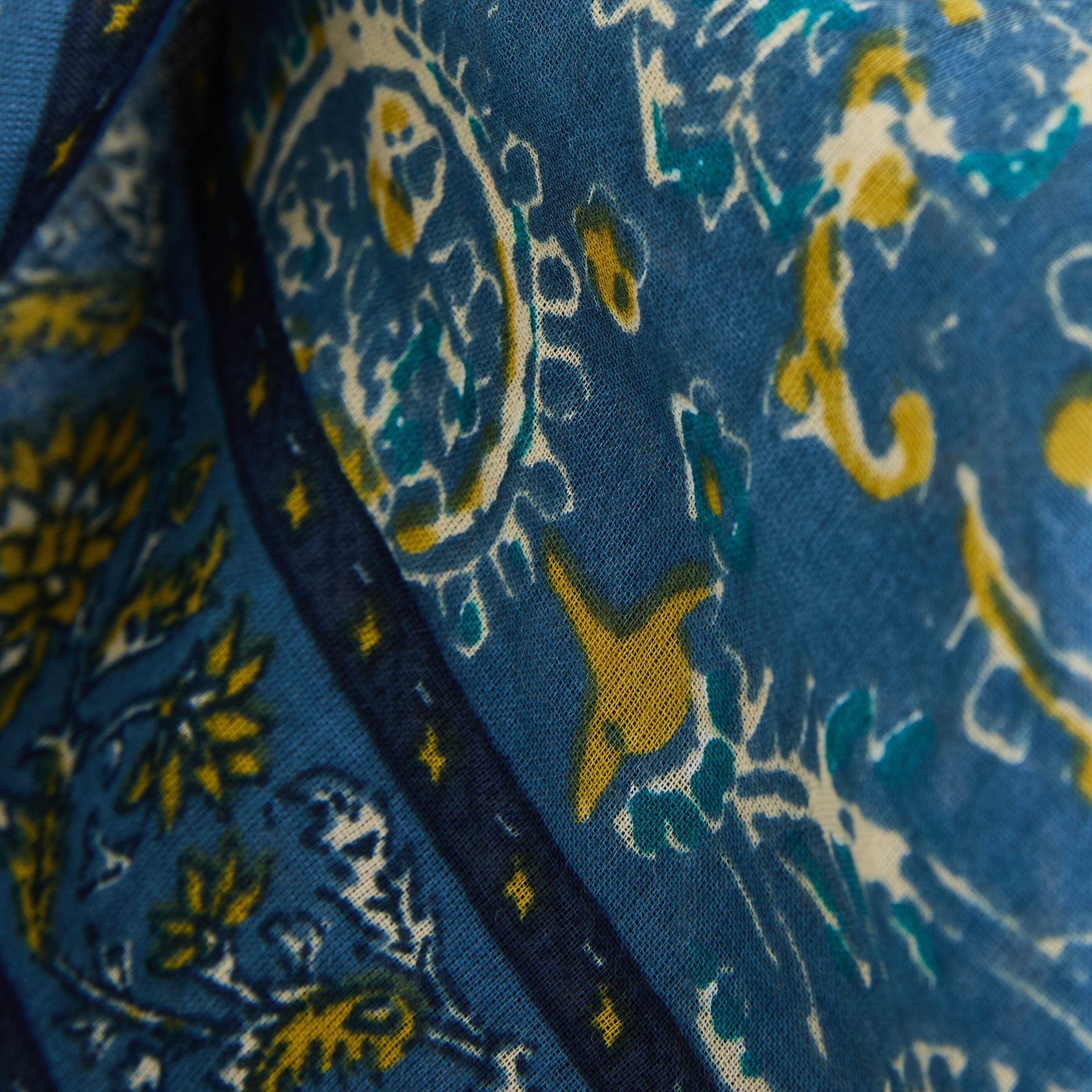 Foulard carr&eacute; femme