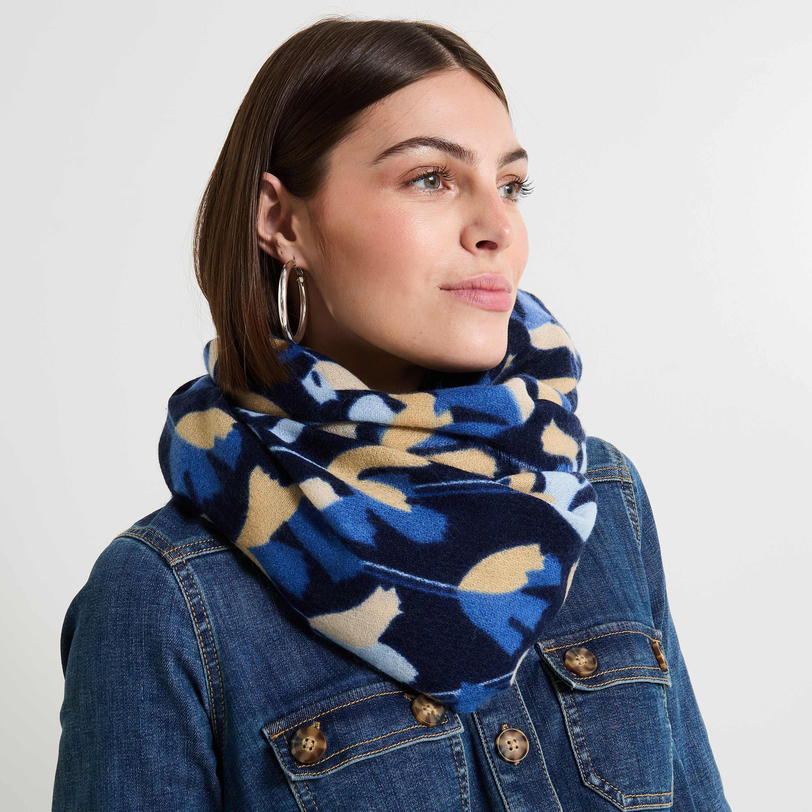 Echarpe motif p&eacute;tales femme