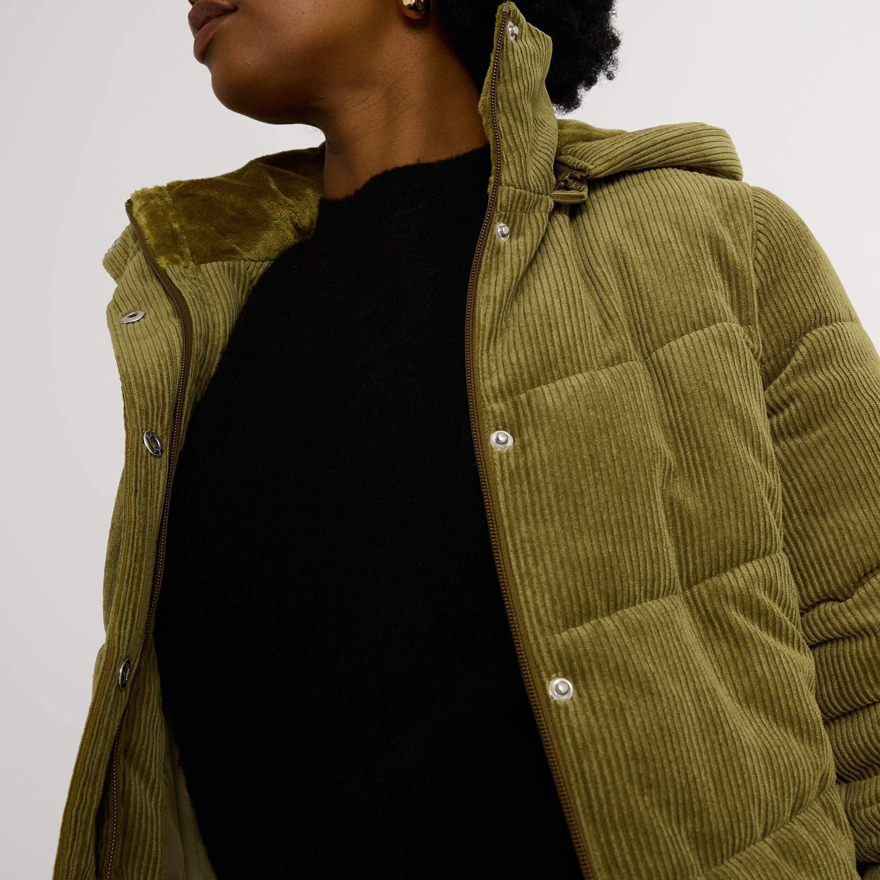 Doudoune en velours &agrave; capuche femme