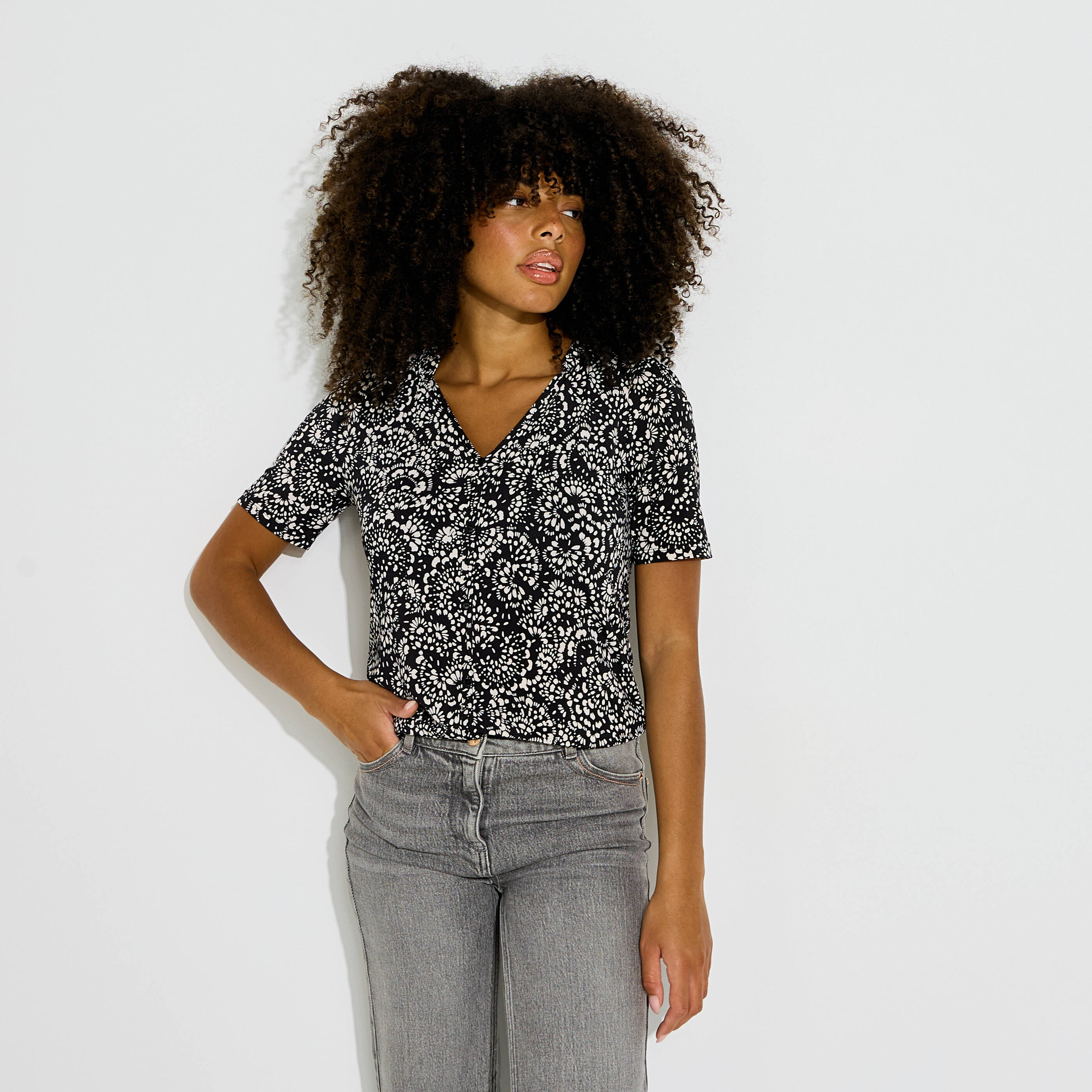 Blouse imprim&eacute;e col V volant&eacute; femme