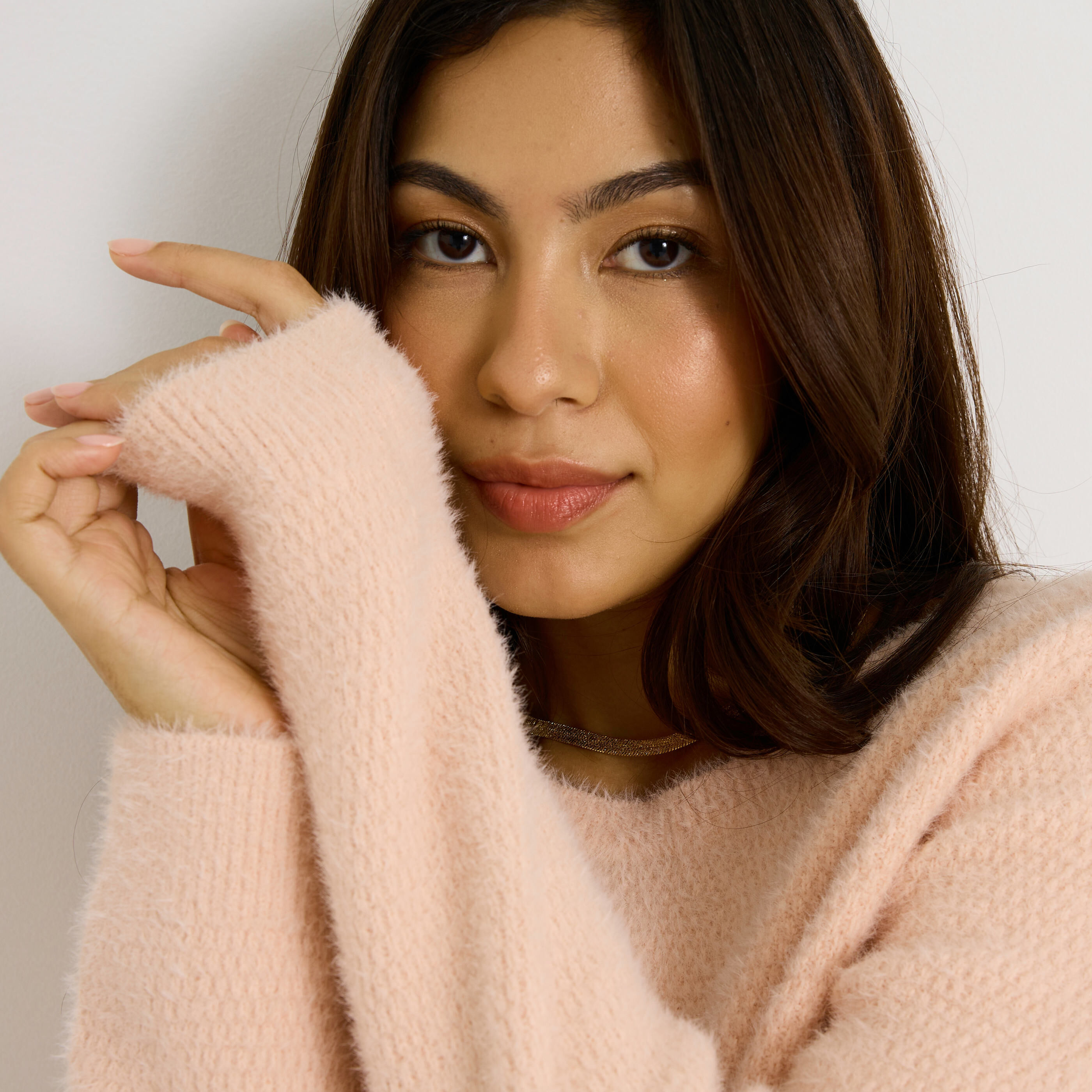 Pull fluffy &agrave; col rond femme