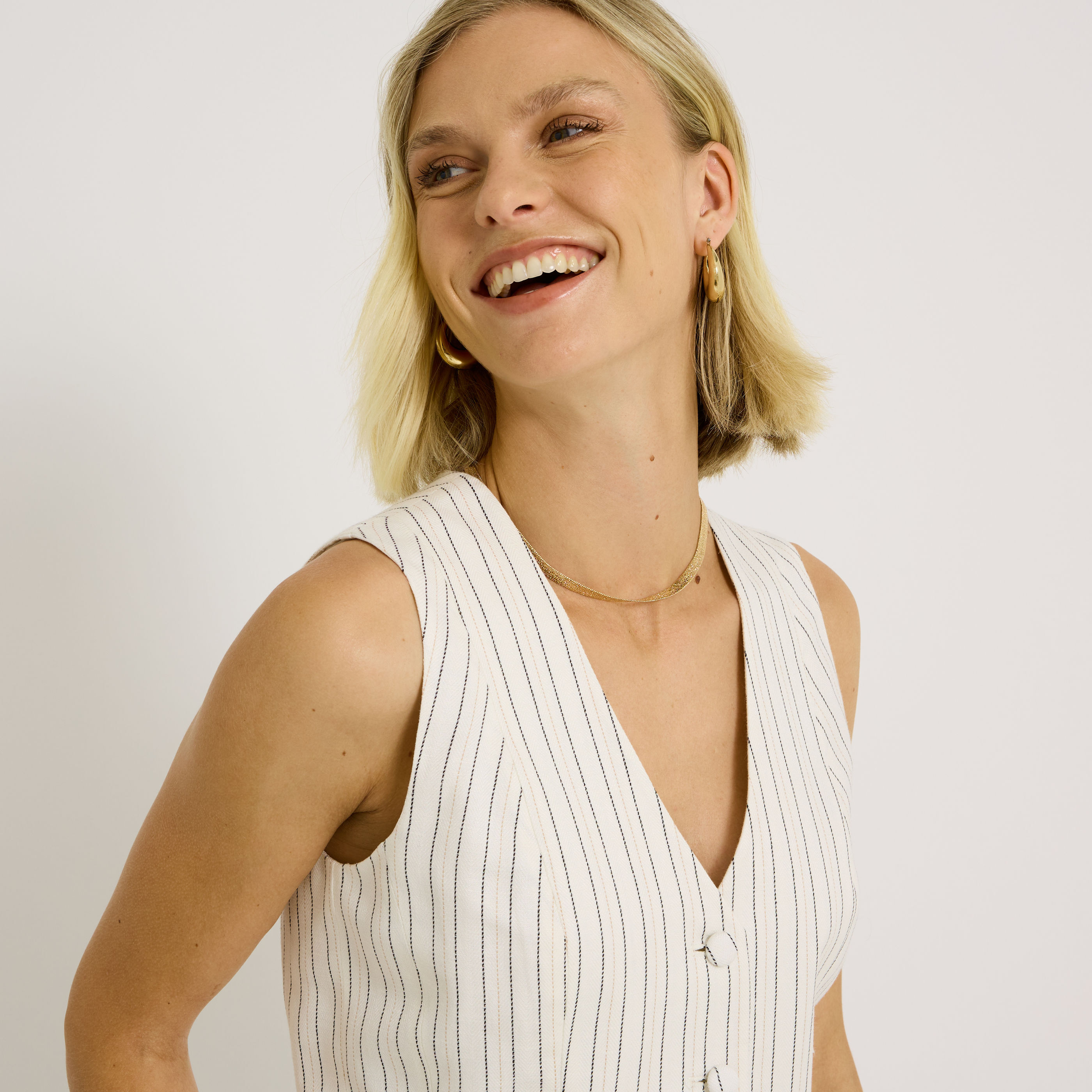 Gilet sans manches boutonn&eacute; femme