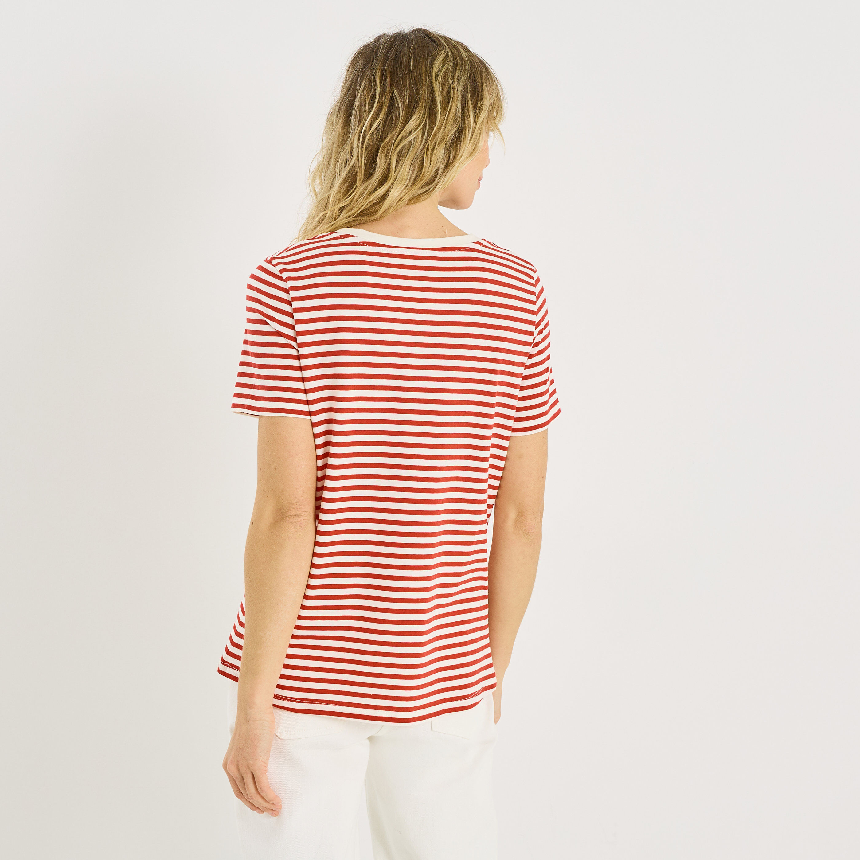 T-shirt ray&eacute; c&oelig;ur brod&eacute; femme