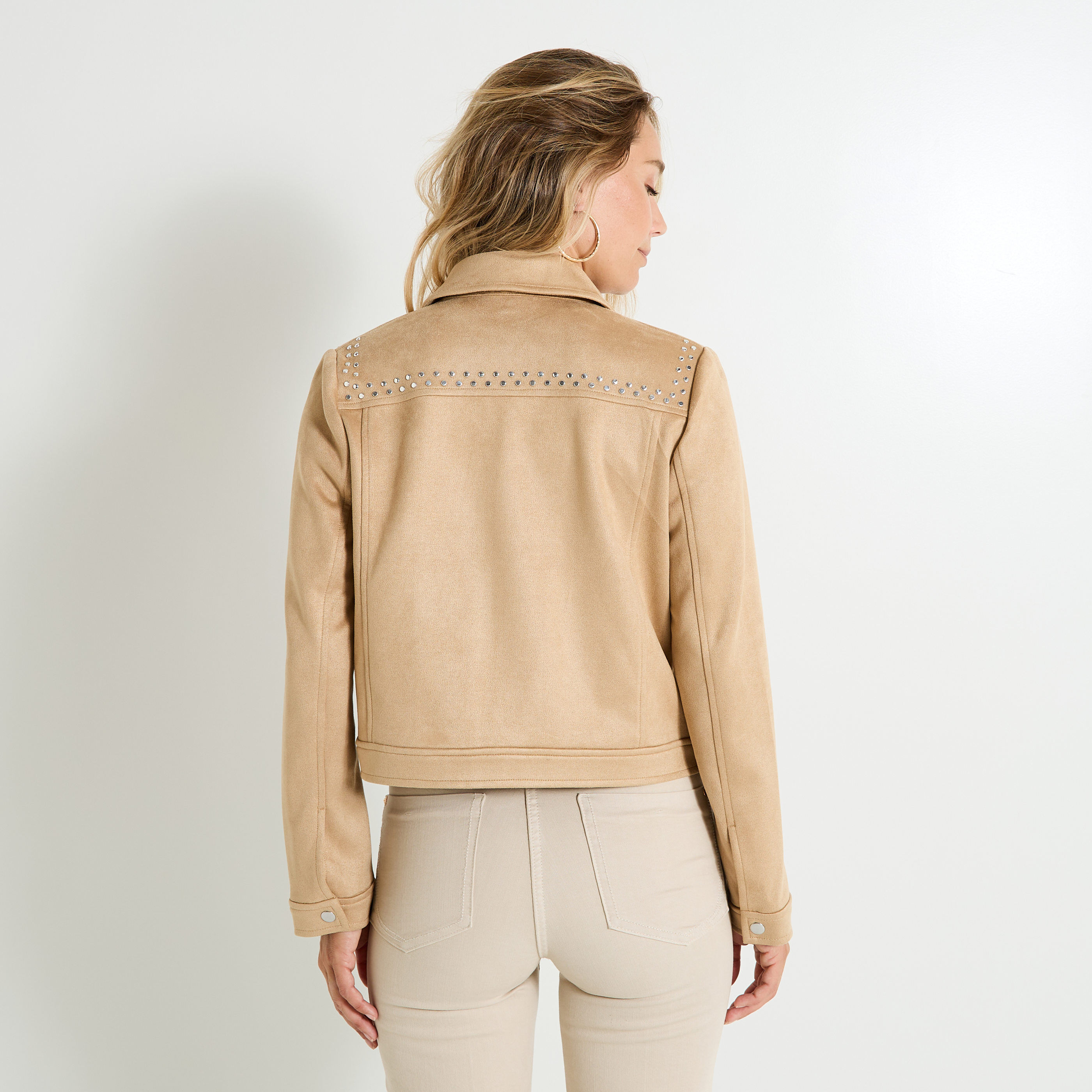 Blouson en su&eacute;dine avec clous femme