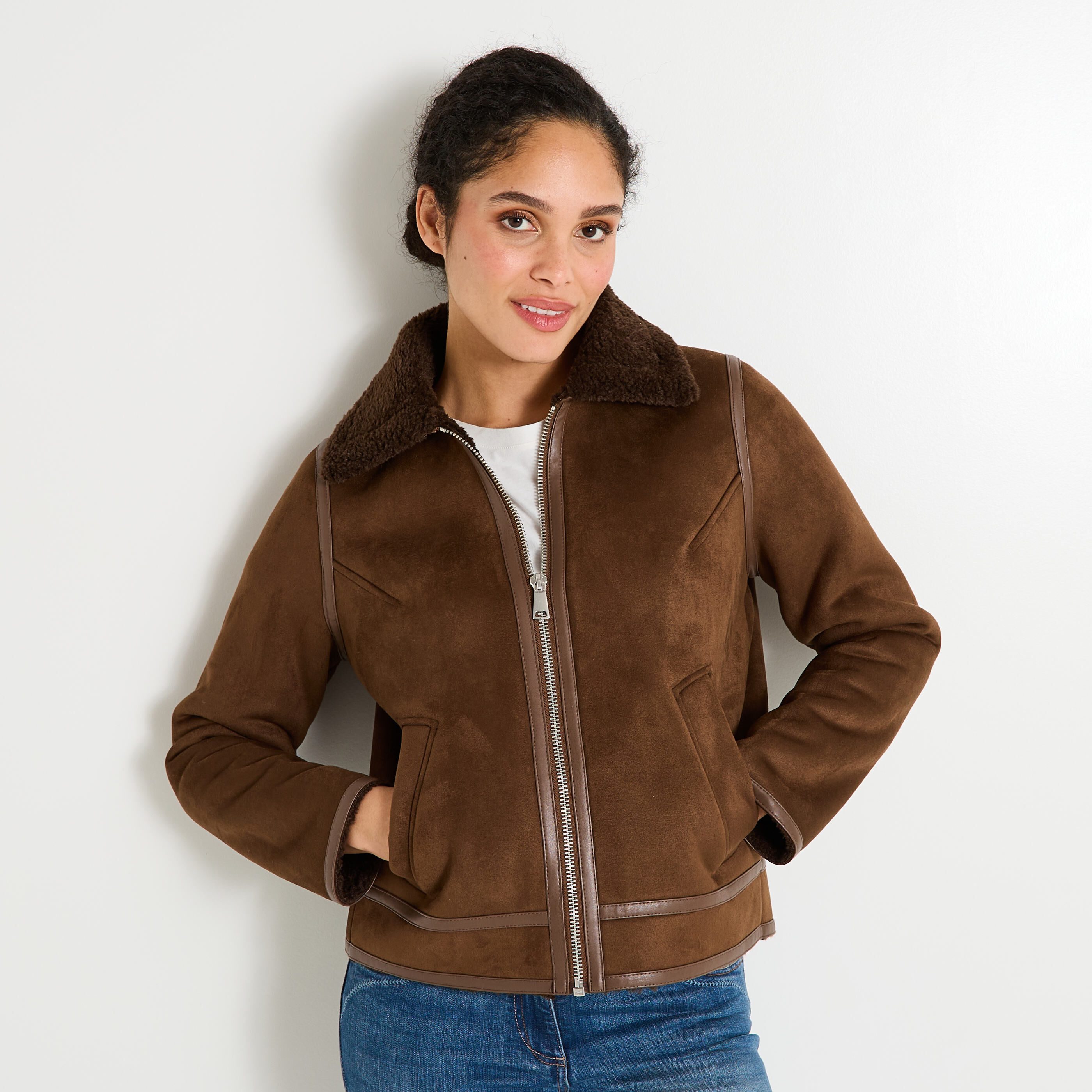 Blouson effet peau lain&eacute;e femme