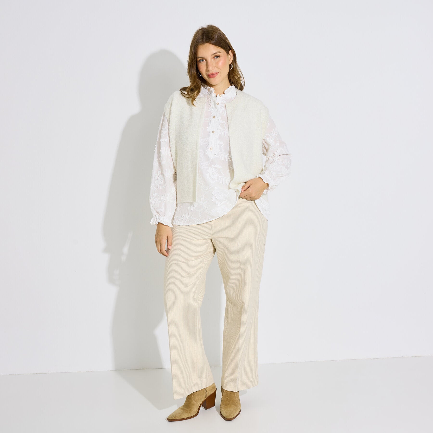 Blouse broderie anglaise col haut femme