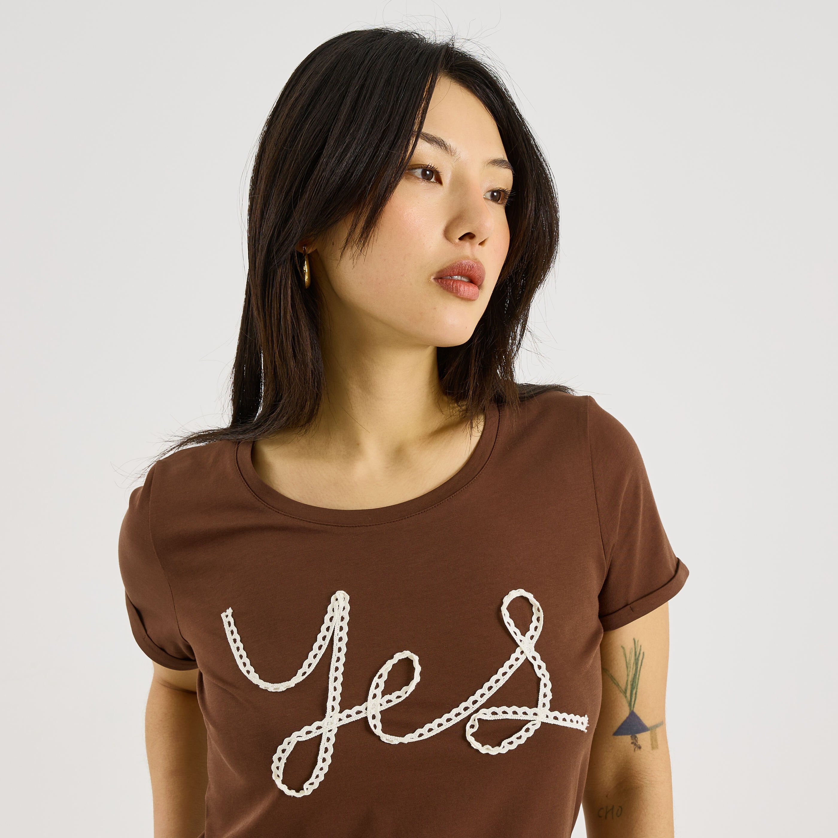 T-shirt message en macram&eacute; femme