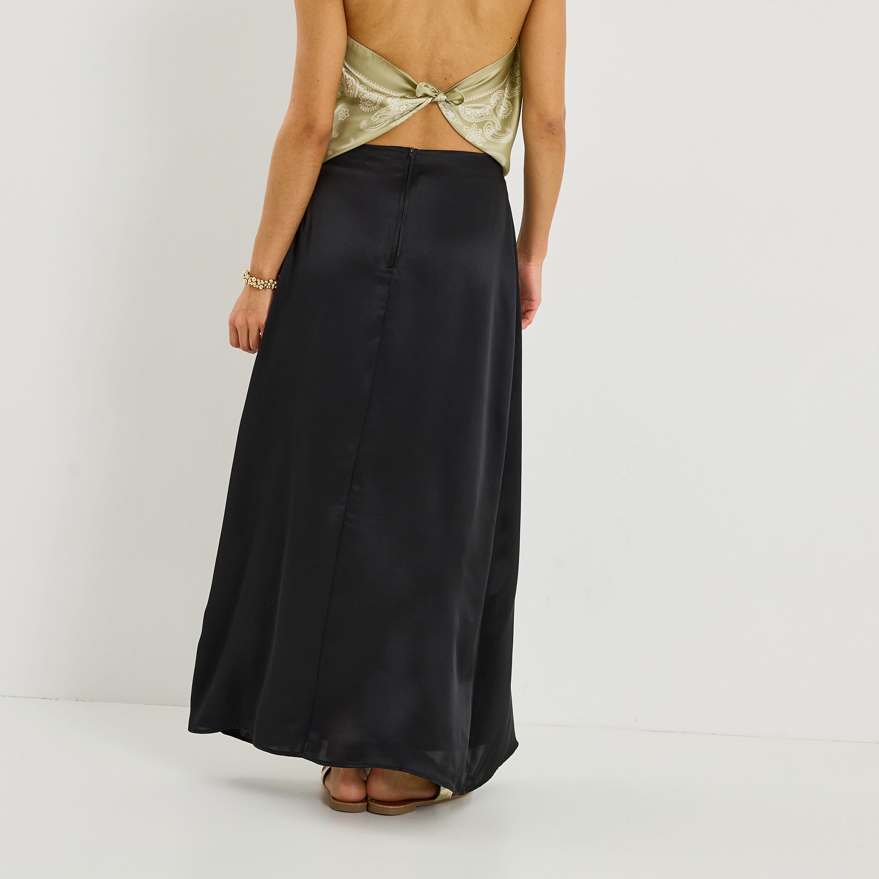 Jupe longue &eacute;vas&eacute;e en satin