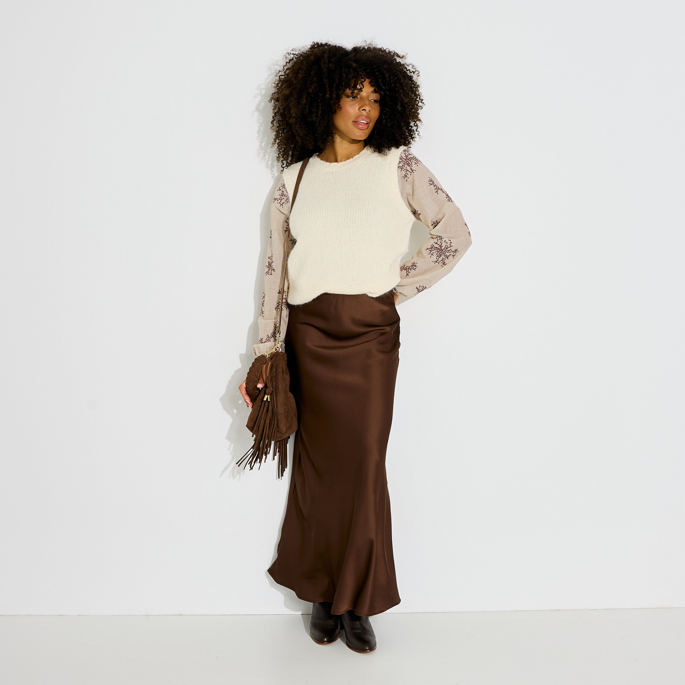 Pull bi-mati&egrave;re brod&eacute; femme