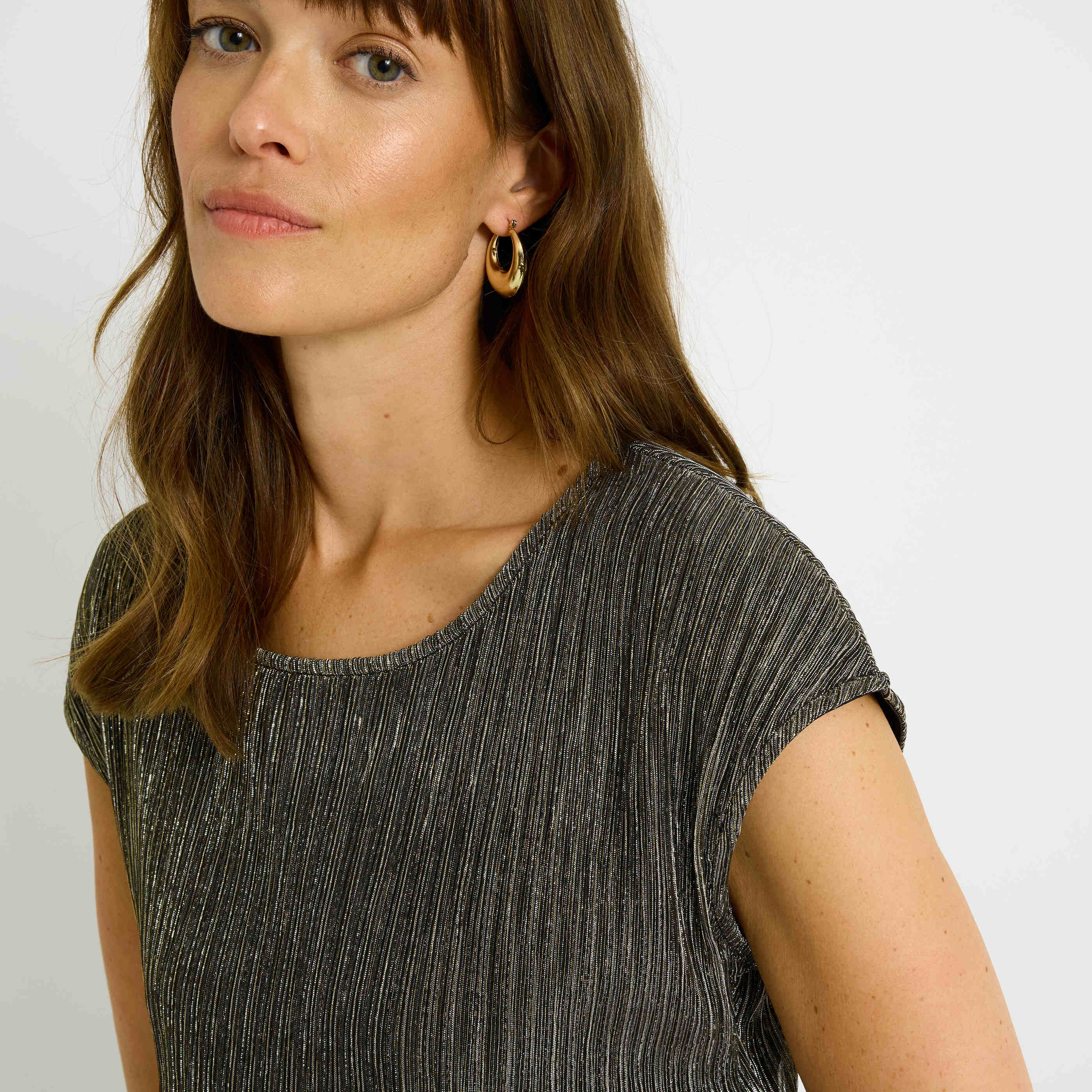 T-shirt brillant &agrave; col rond femme