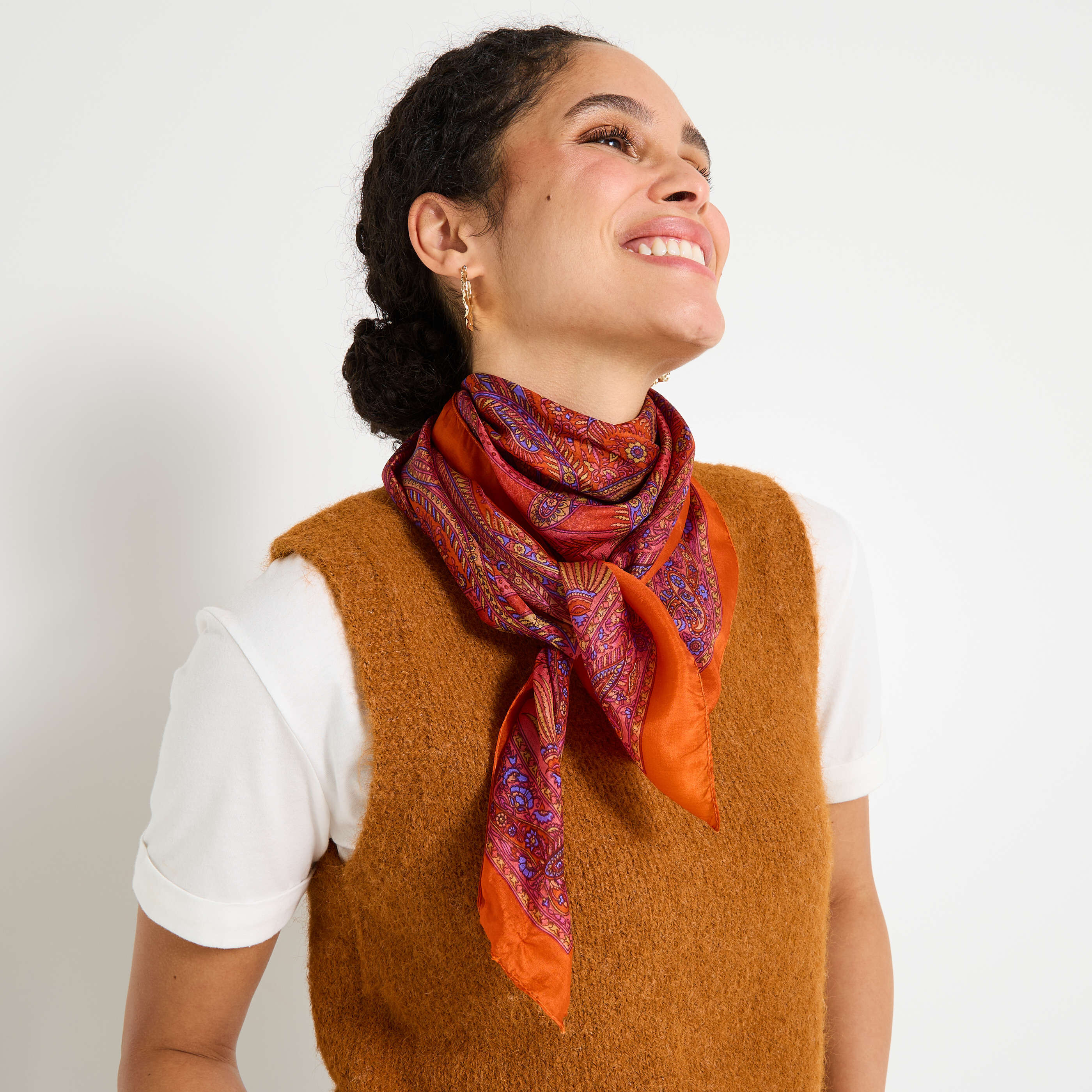 Foulard carr&eacute; en soie femme