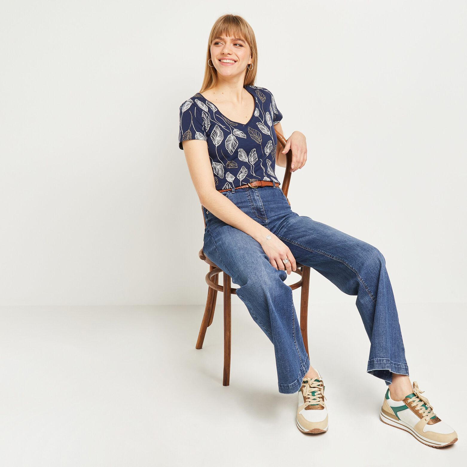 T-shirt imprimé col V femme