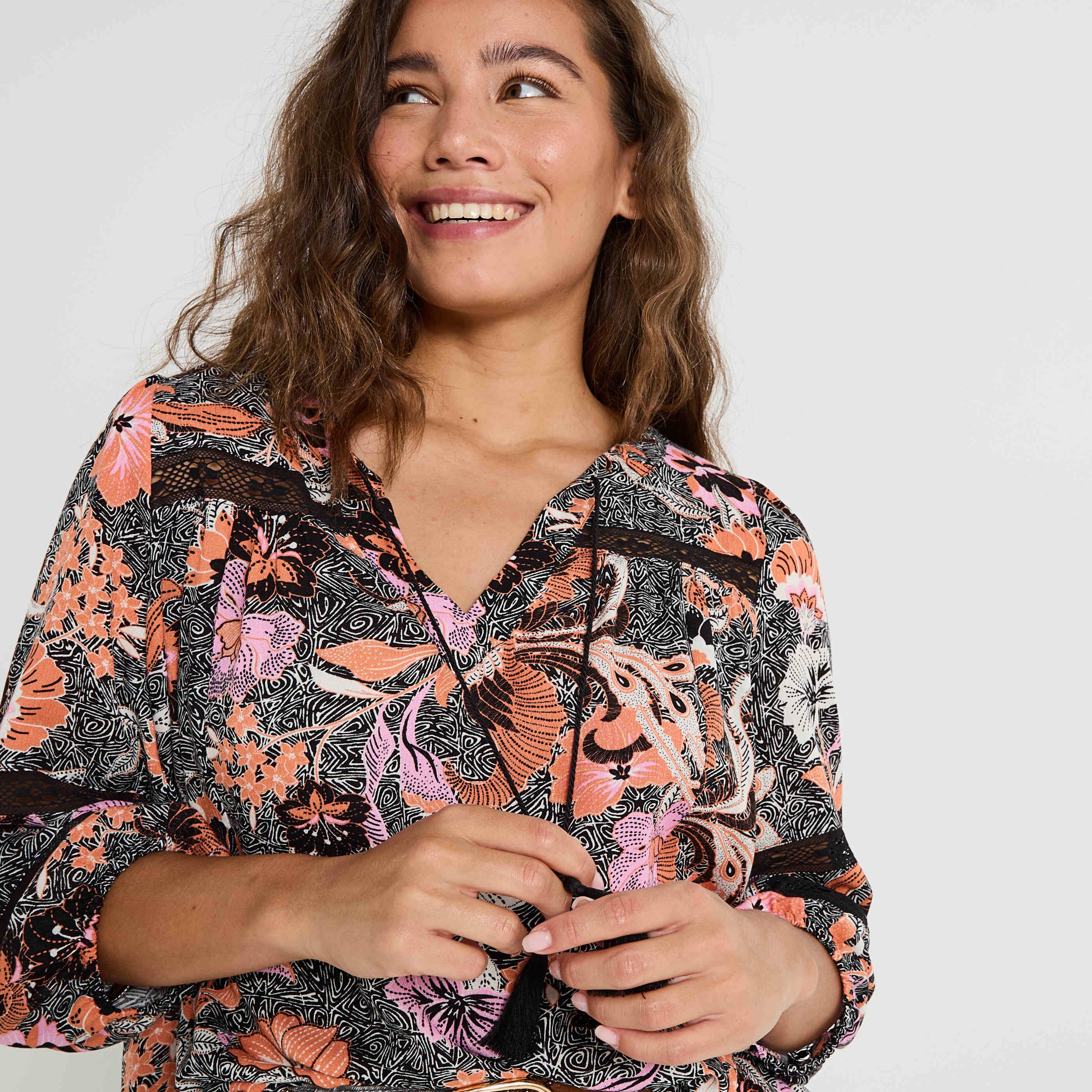 Blouse col V imprim&eacute;e femme