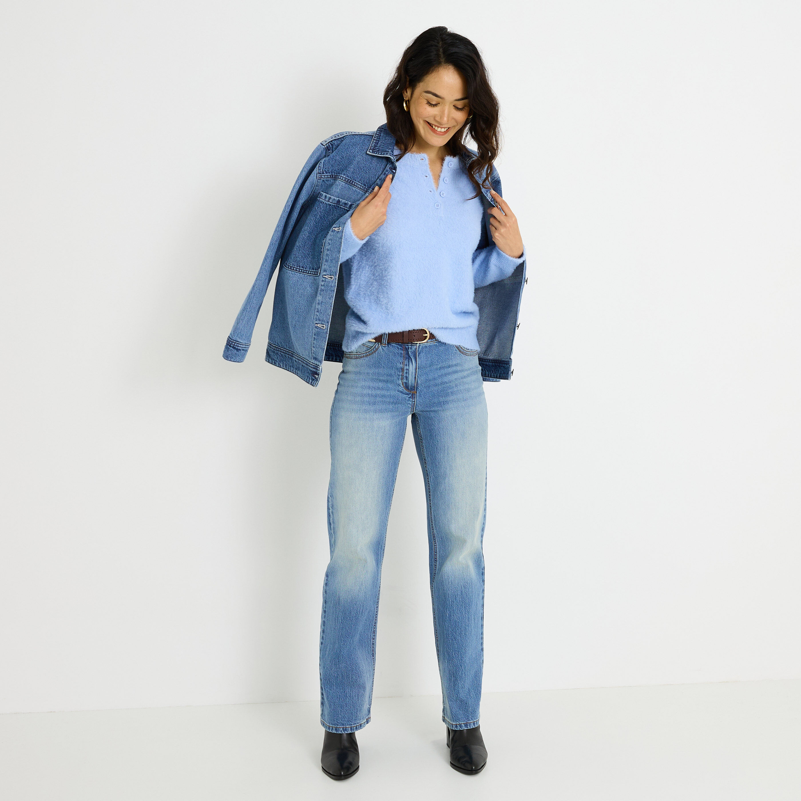 Pull fluffy col boutonn&eacute; femme