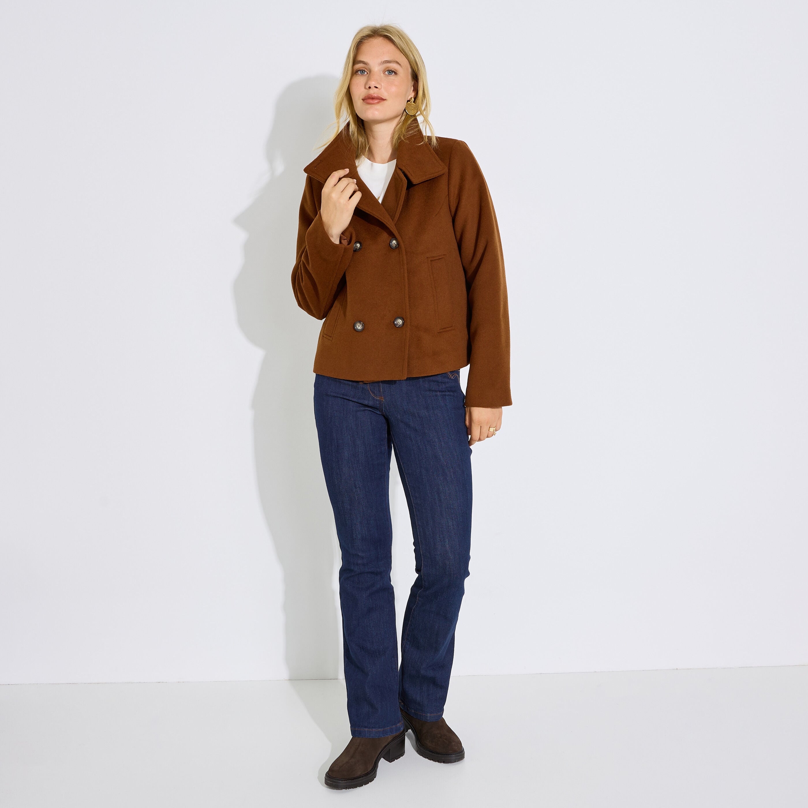 Manteau court col montant femme