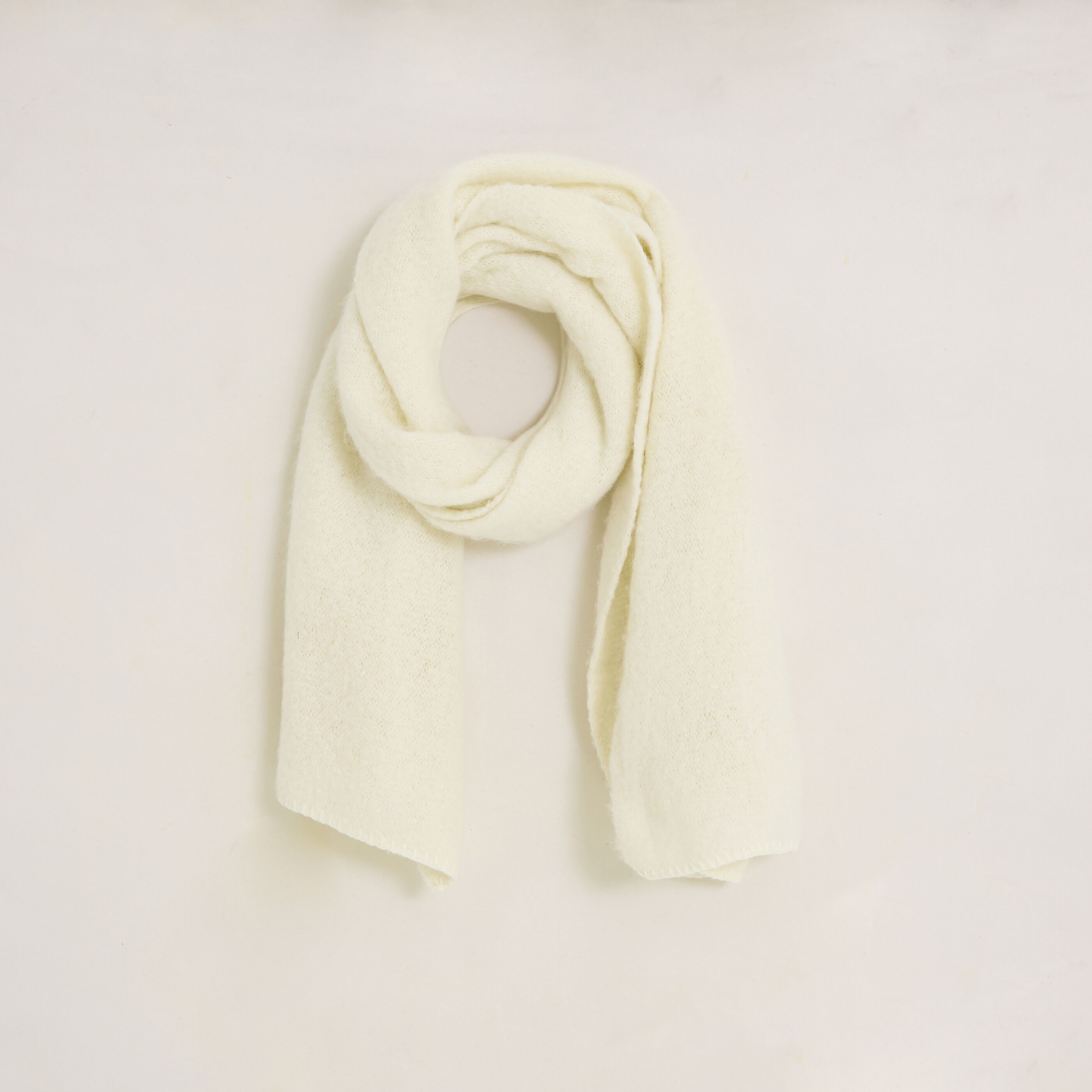 &Eacute;charpe fluffy unie femme