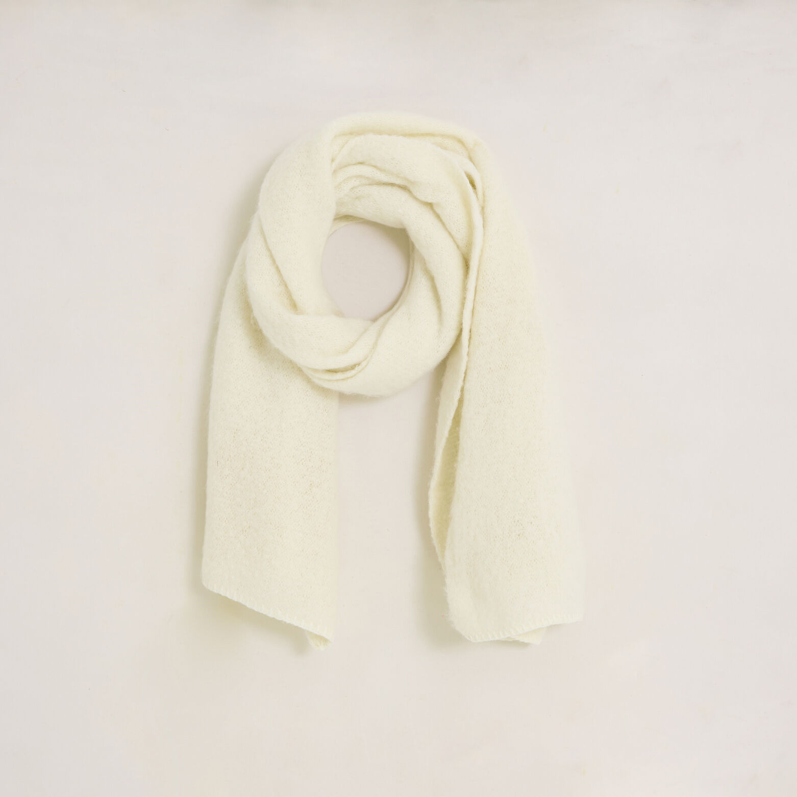 Echarpe en maille unie homme beige Echarpe en maille unie homme beige