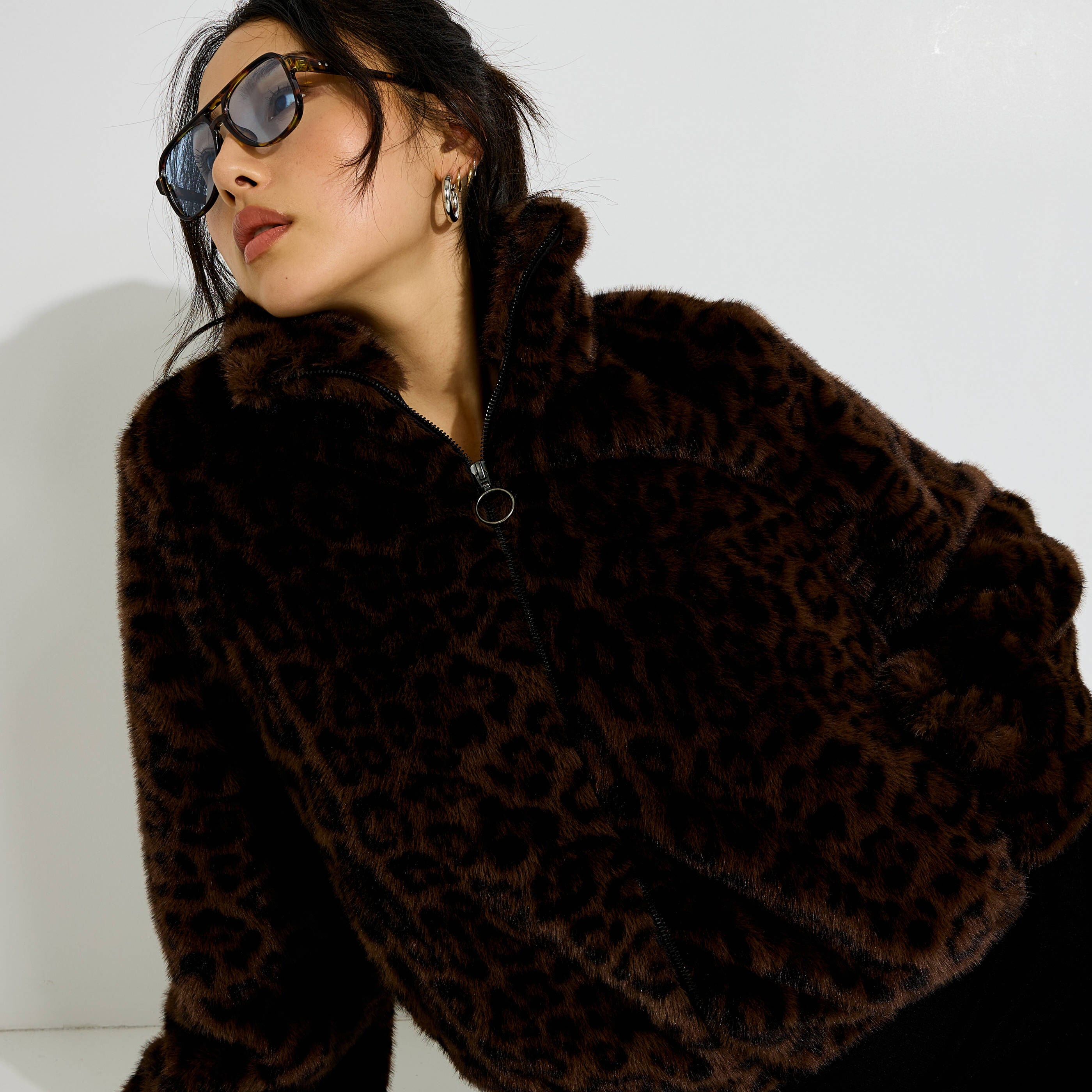 Manteau court l&eacute;opard femme