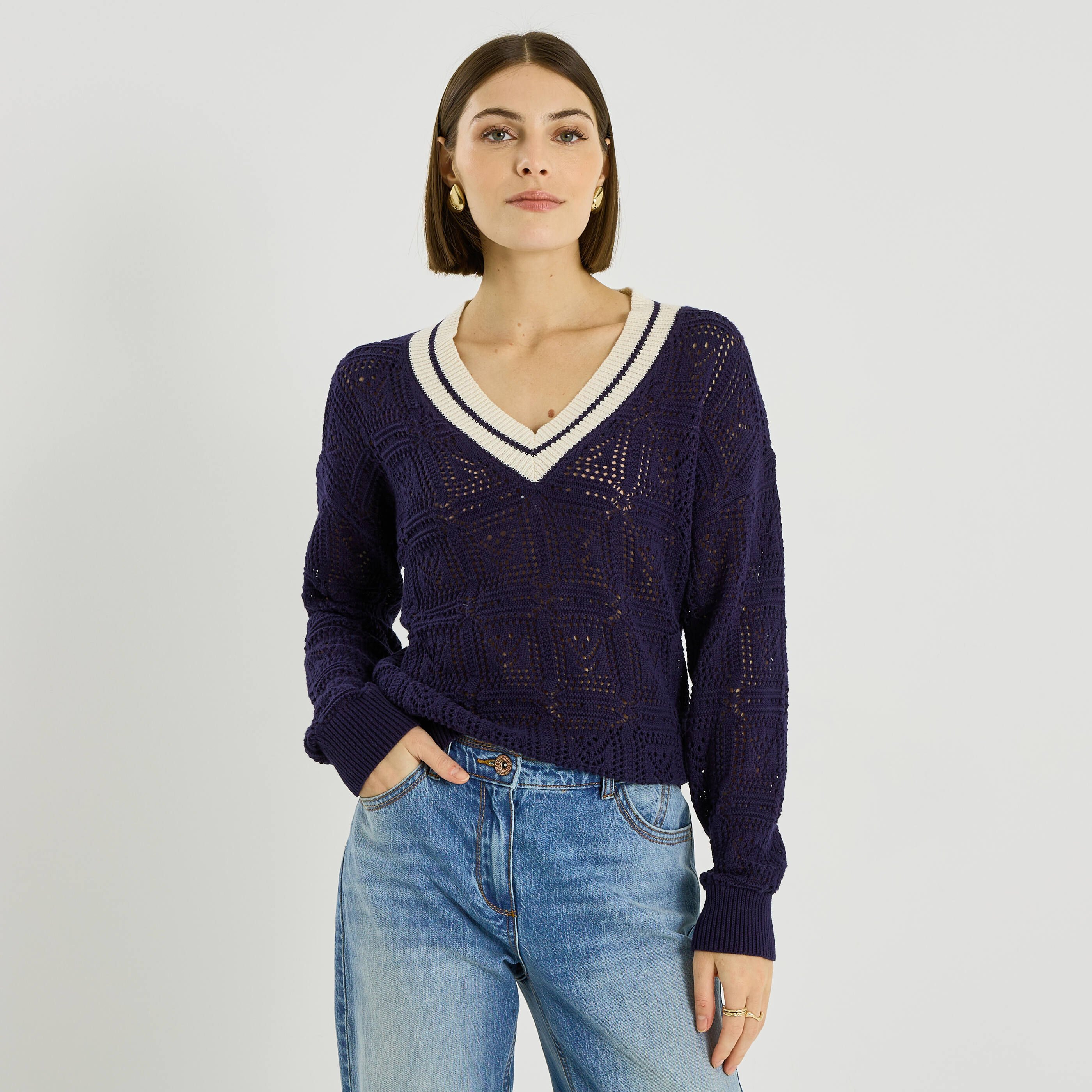 Pull en crochet &agrave; col V femme