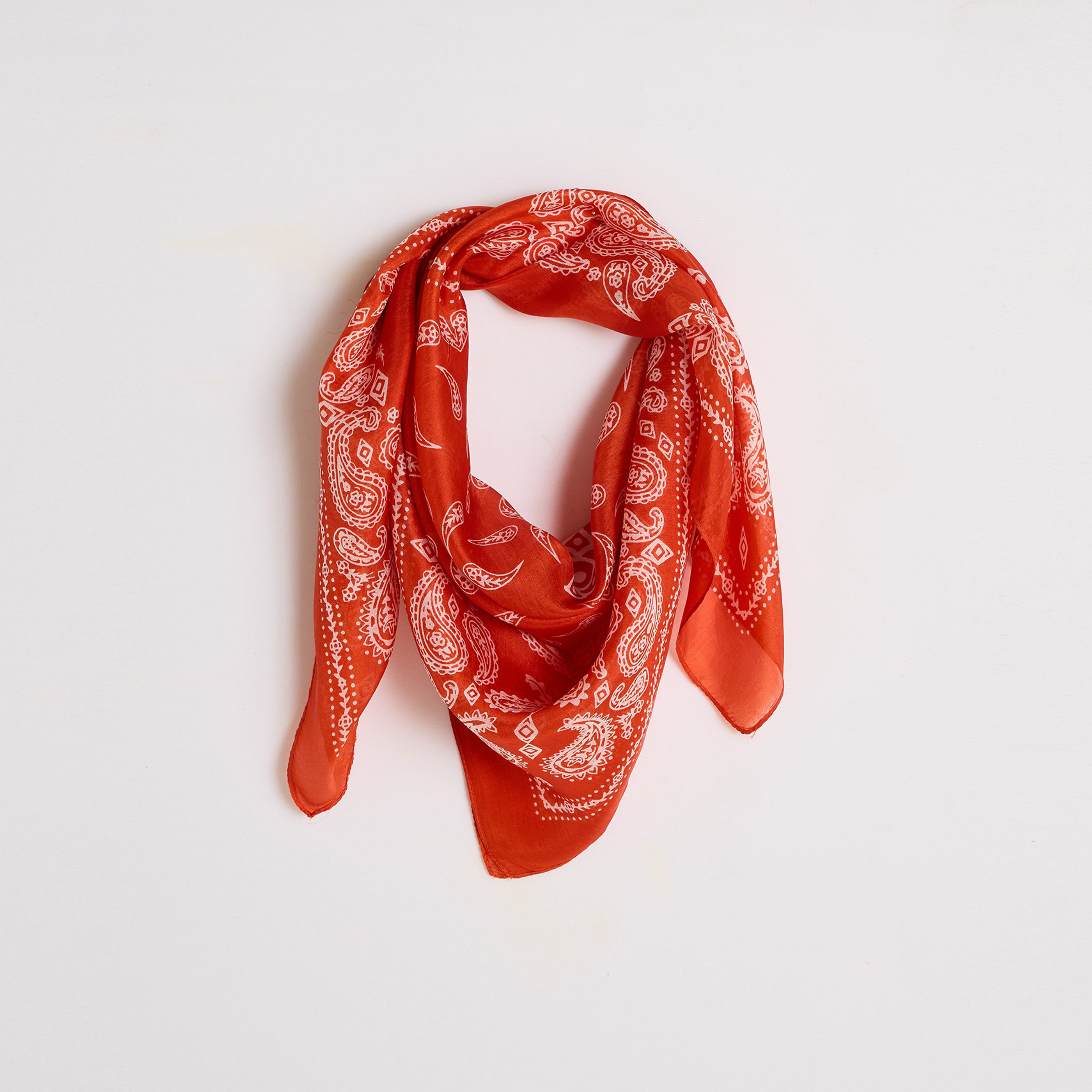 Foulard carr&eacute; en soie femme