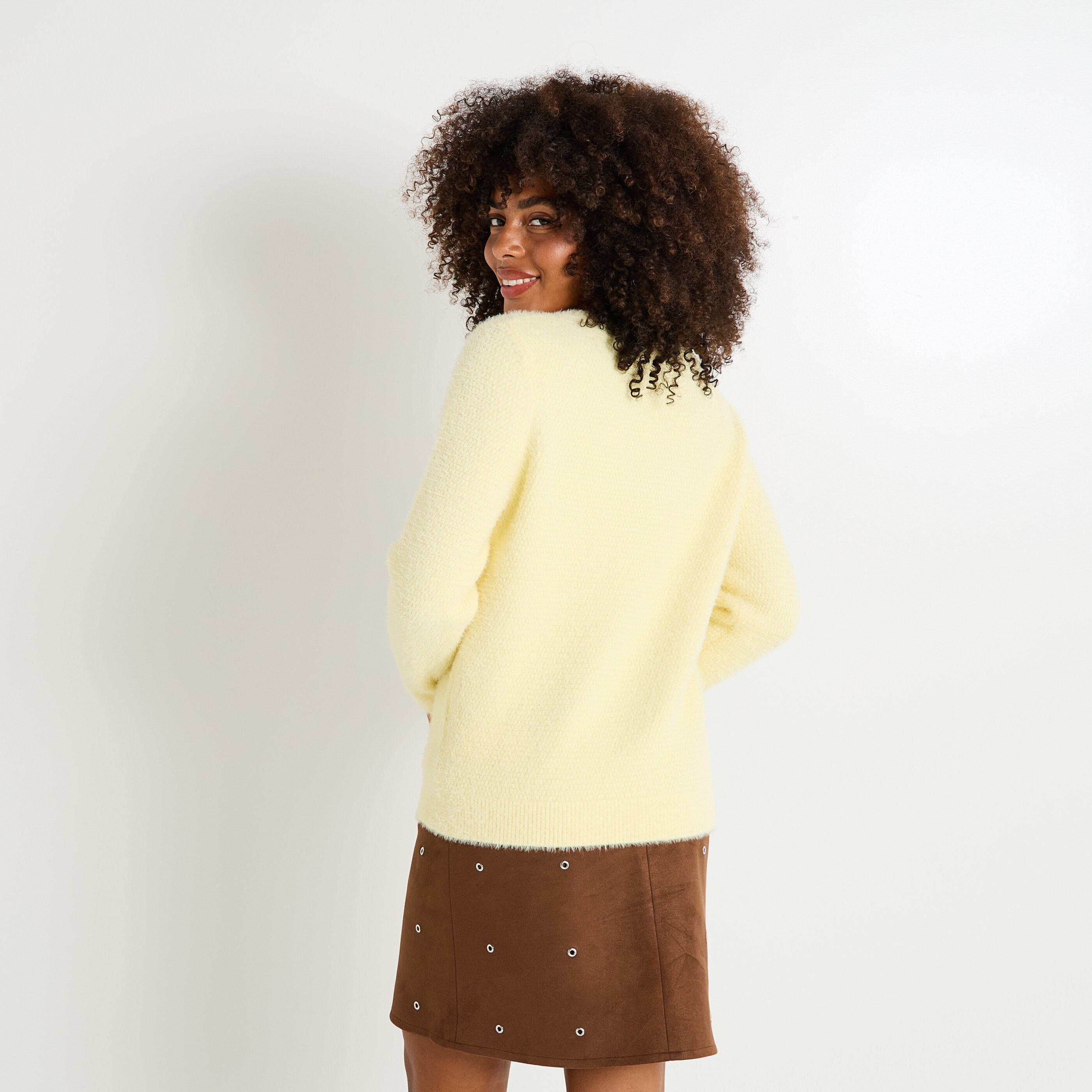 Pull fluffy &agrave; col rond femme