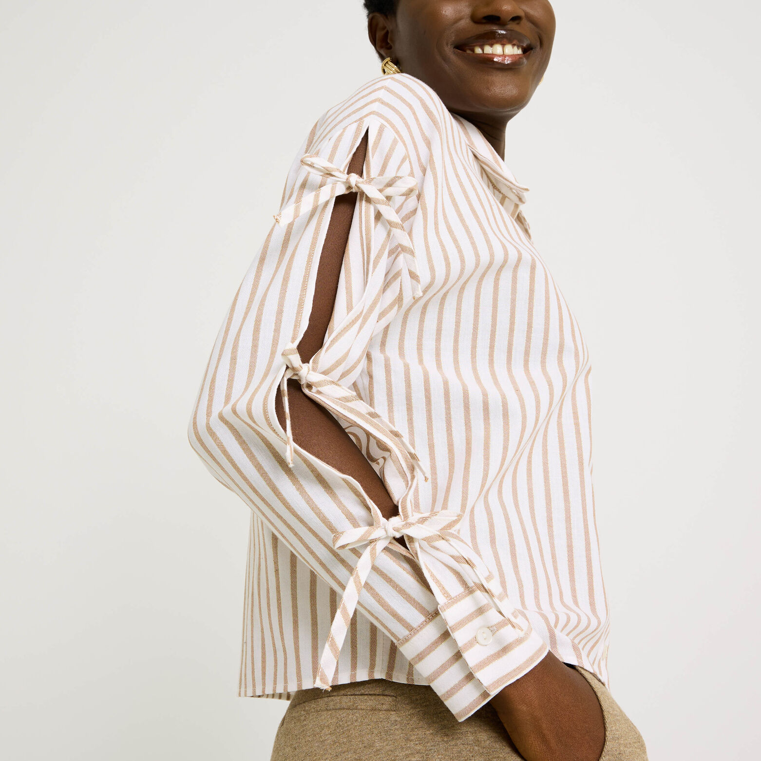 Chemise rayée avec nœuds femme
