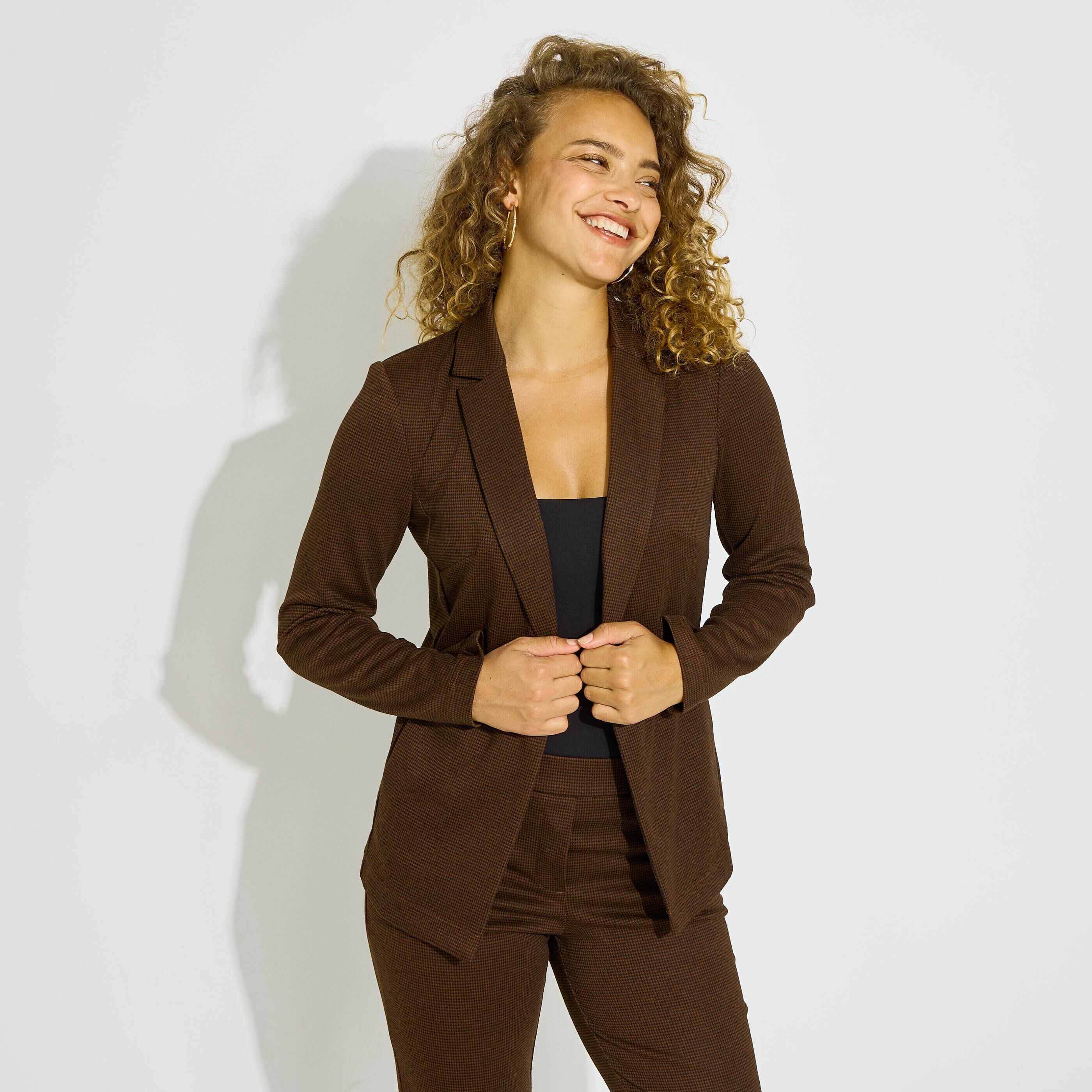 Veste Blazer maille &agrave; capuche femme