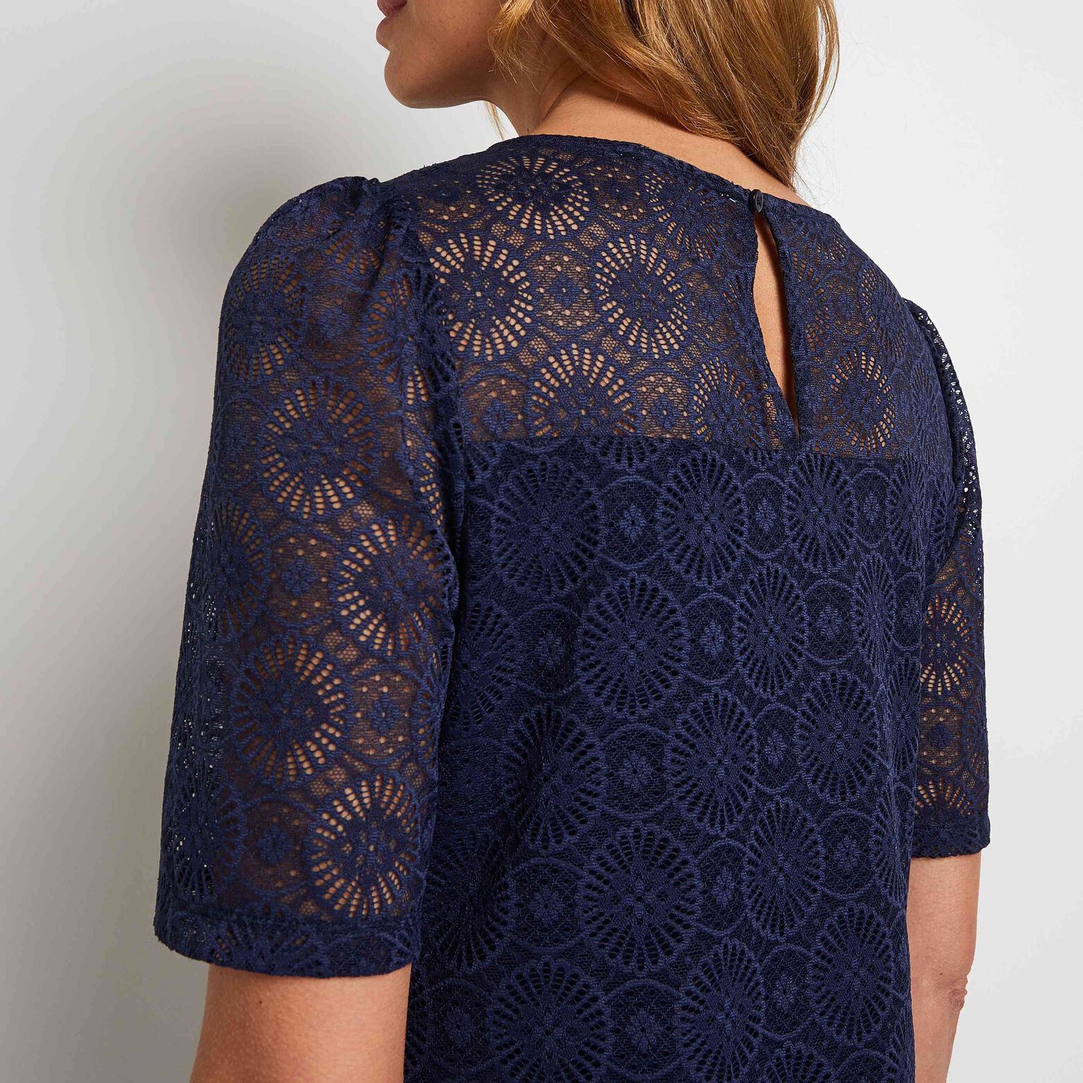 T-shirt manches courtes dentelle