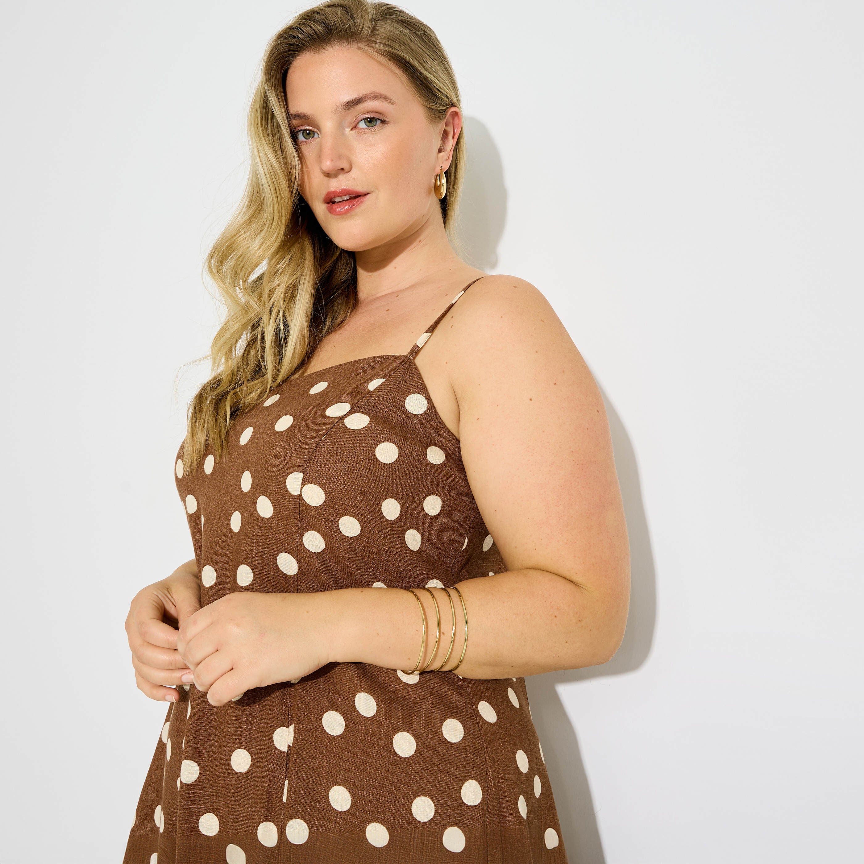 Robe longue fines bretelles motif pois 