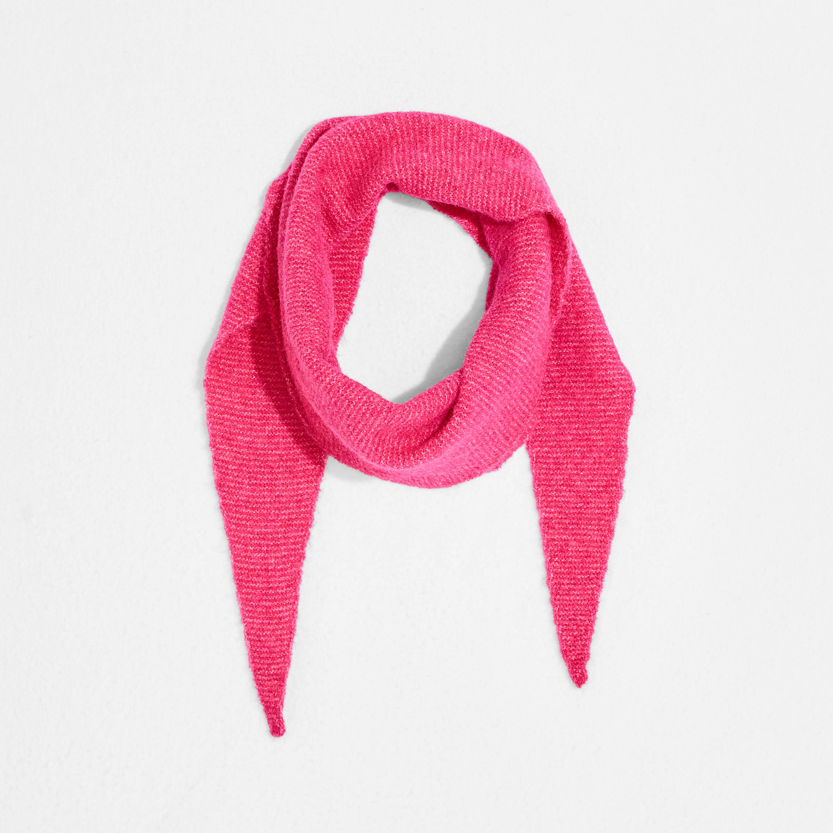Echarpe forme triangle en maille femme
