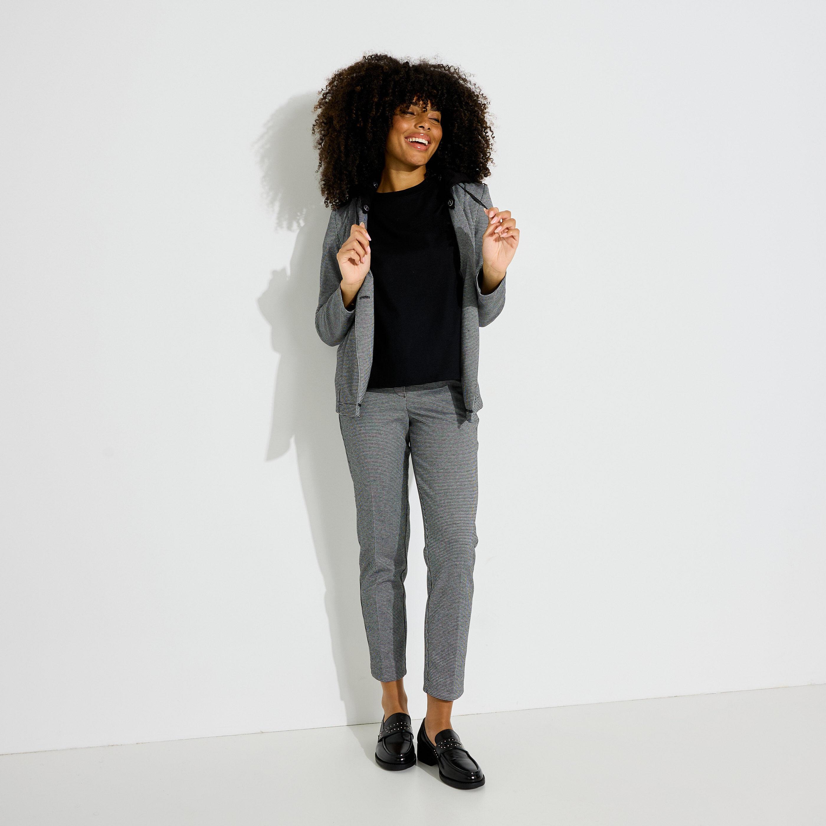Veste Blazer maille &agrave; capuche femme