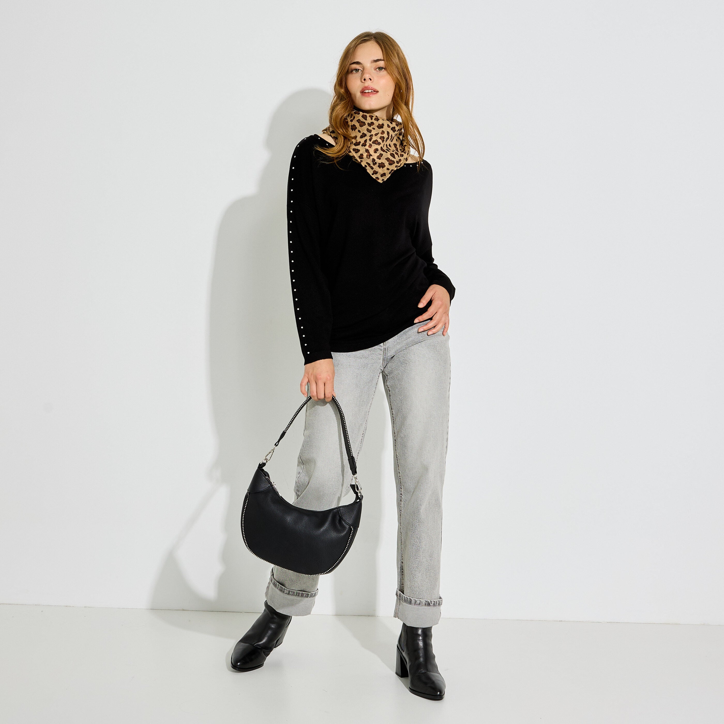 Pull fin noir col bateau &agrave; strass femme
